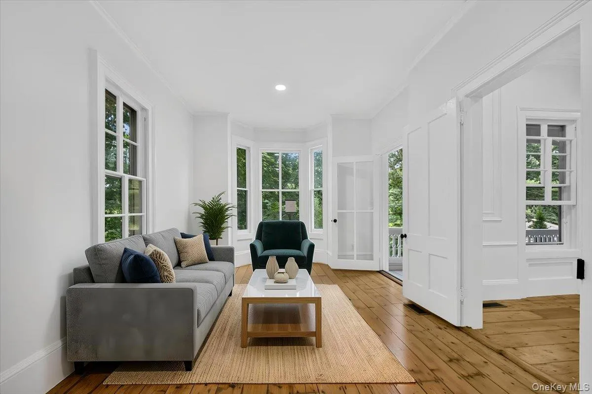 148 Main Street, North Hempstead, NY, 4 Bedrooms Bedrooms, 8 Rooms Rooms,3 BathroomsBathrooms,Residential,For Rent,Main,0,1038137 148 Main Street, North Hempstead, NY, 4 Bedrooms Bedrooms, 8 Rooms Rooms,3 BathroomsBathrooms,Residential,For Rent,Main,0,1038137