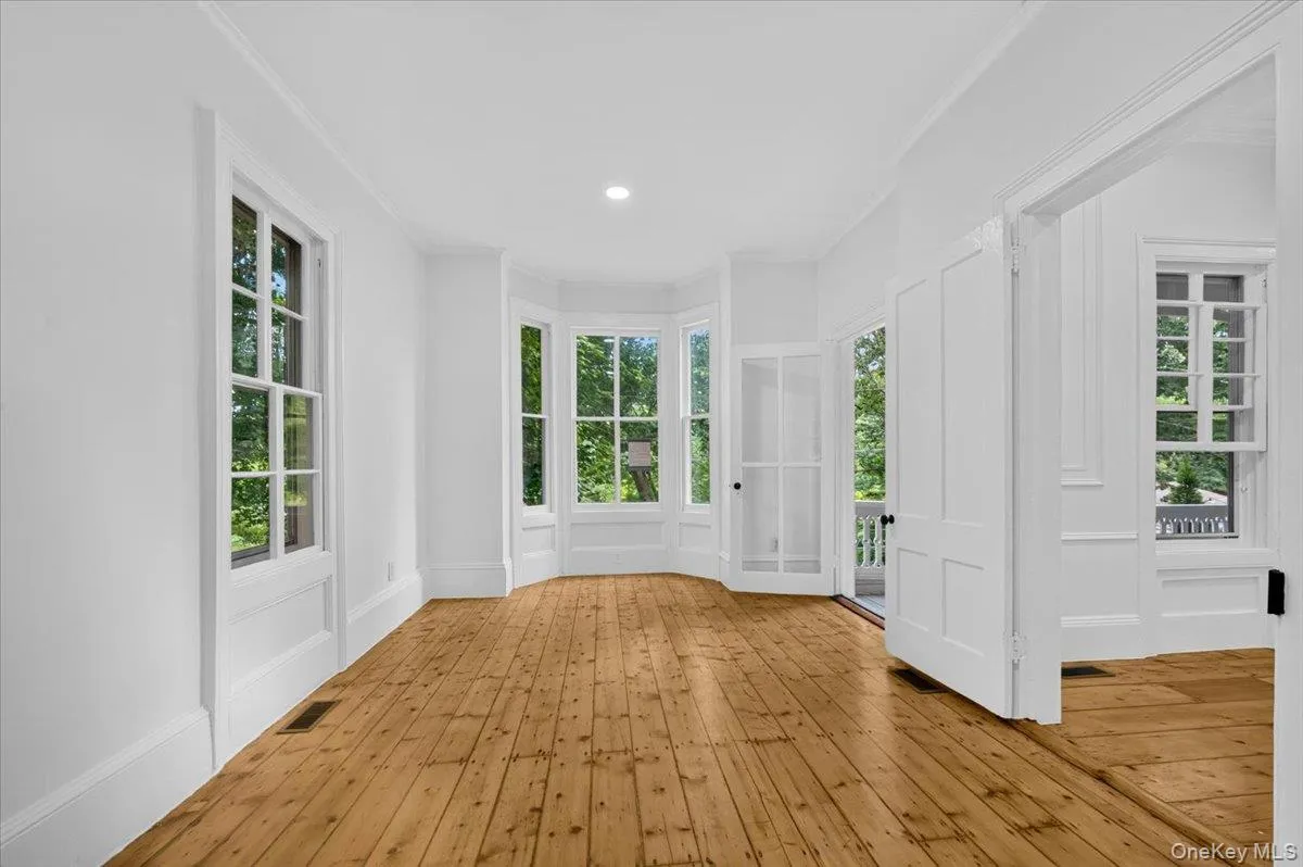 148 Main Street, North Hempstead, NY, 4 Bedrooms Bedrooms, 8 Rooms Rooms,3 BathroomsBathrooms,Residential,For Rent,Main,0,1038137 148 Main Street, North Hempstead, NY, 4 Bedrooms Bedrooms, 8 Rooms Rooms,3 BathroomsBathrooms,Residential,For Rent,Main,0,1038137