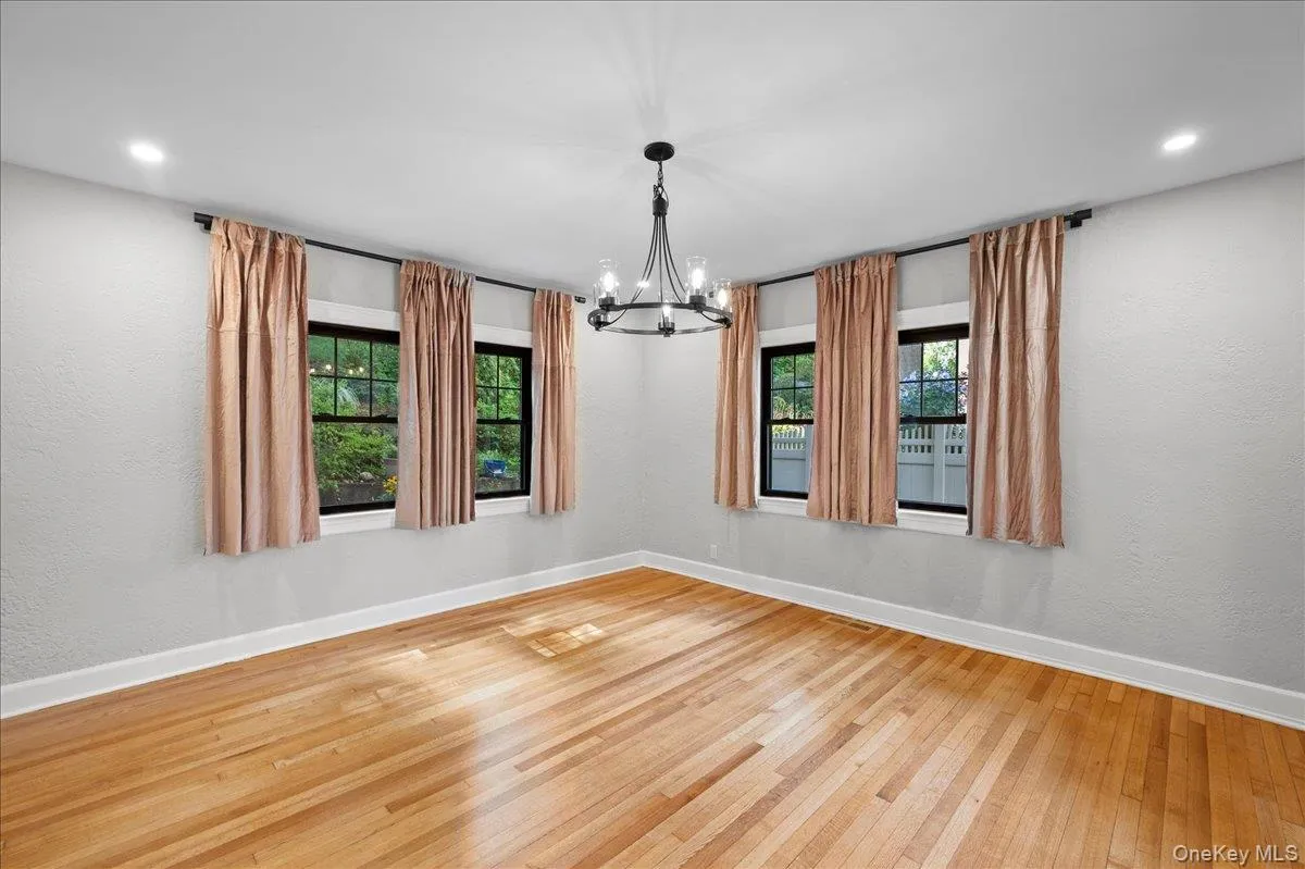 3 Walworth Terrace, White Plains, NY, 5 Bedrooms Bedrooms, 9 Rooms Rooms,3 BathroomsBathrooms,Residential,For Rent,Walworth,0,1038144 3 Walworth Terrace, White Plains, NY, 5 Bedrooms Bedrooms, 9 Rooms Rooms,3 BathroomsBathrooms,Residential,For Rent,Walworth,0,1038144