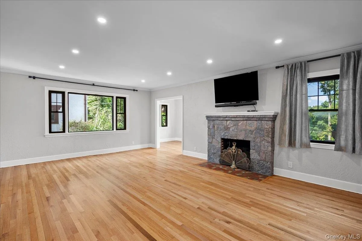 3 Walworth Terrace, White Plains, NY, 5 Bedrooms Bedrooms, 9 Rooms Rooms,3 BathroomsBathrooms,Residential,For Rent,Walworth,0,1038144 3 Walworth Terrace, White Plains, NY, 5 Bedrooms Bedrooms, 9 Rooms Rooms,3 BathroomsBathrooms,Residential,For Rent,Walworth,0,1038144