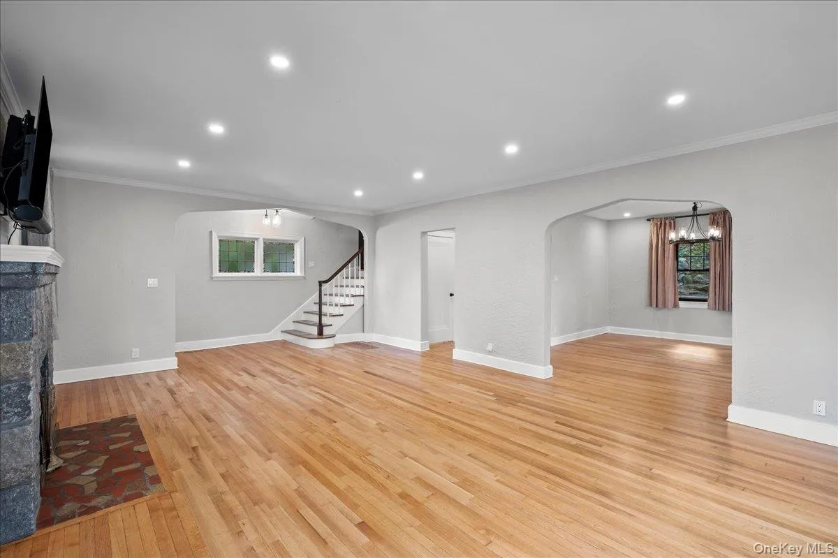 3 Walworth Terrace, White Plains, NY, 5 Bedrooms Bedrooms, 9 Rooms Rooms,3 BathroomsBathrooms,Residential,For Rent,Walworth,0,1038144 3 Walworth Terrace, White Plains, NY, 5 Bedrooms Bedrooms, 9 Rooms Rooms,3 BathroomsBathrooms,Residential,For Rent,Walworth,0,1038144