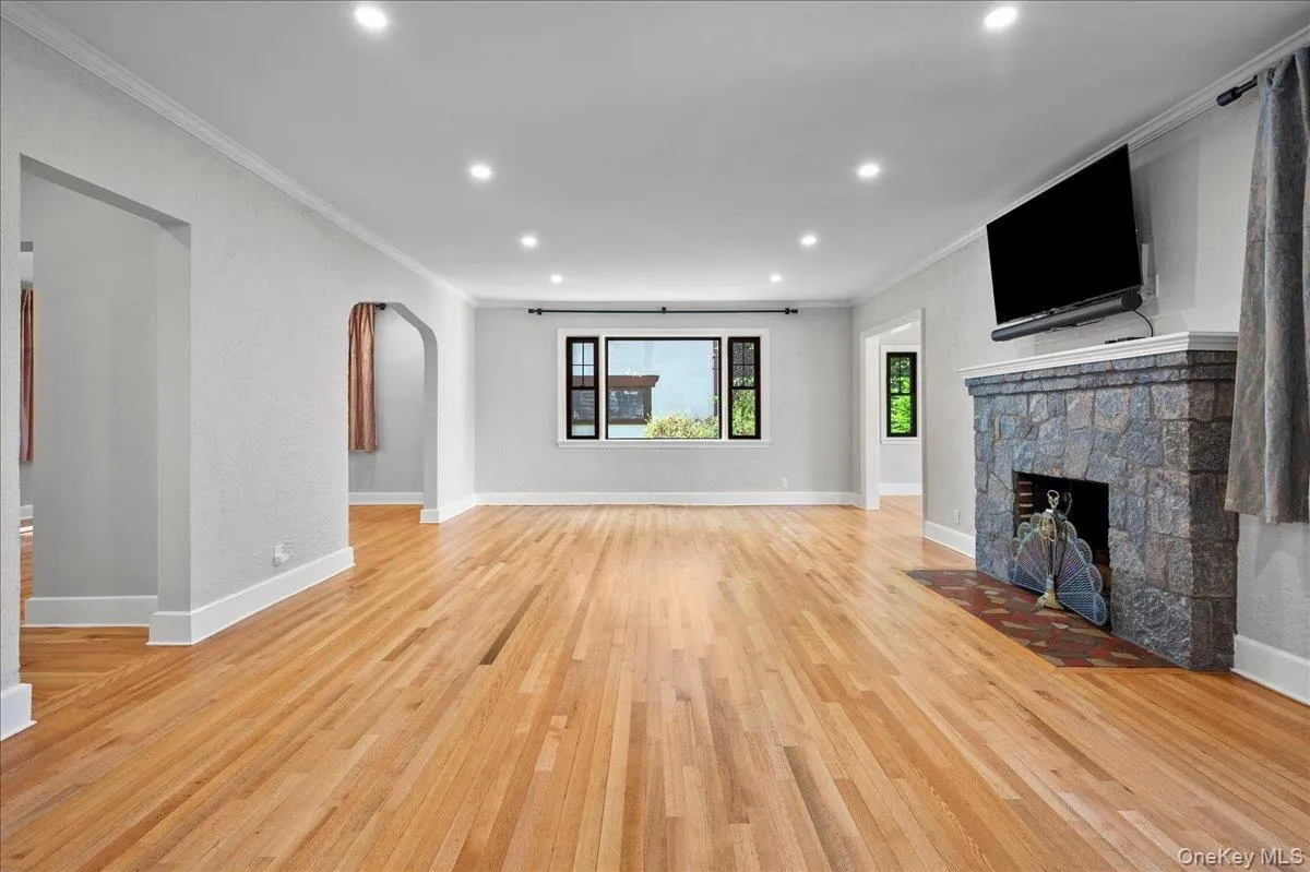 3 Walworth Terrace, White Plains, NY, 5 Bedrooms Bedrooms, 9 Rooms Rooms,3 BathroomsBathrooms,Residential,For Rent,Walworth,0,1038144 3 Walworth Terrace, White Plains, NY, 5 Bedrooms Bedrooms, 9 Rooms Rooms,3 BathroomsBathrooms,Residential,For Rent,Walworth,0,1038144