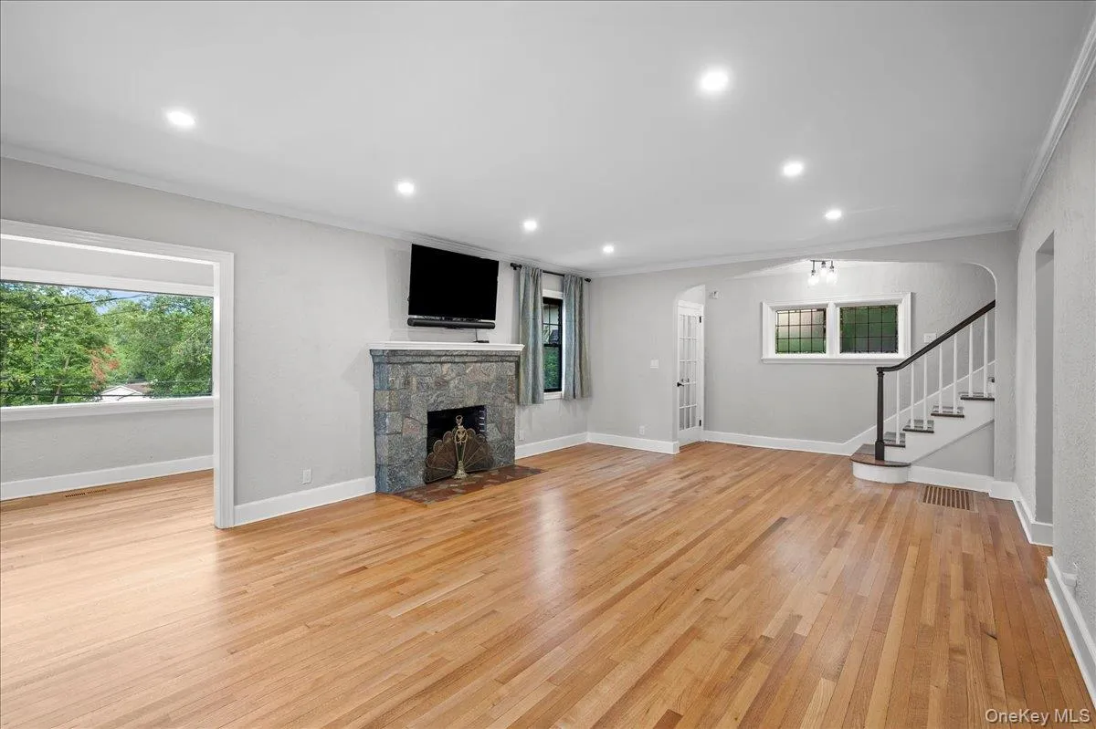 3 Walworth Terrace, White Plains, NY, 5 Bedrooms Bedrooms, 9 Rooms Rooms,3 BathroomsBathrooms,Residential,For Rent,Walworth,0,1038144 3 Walworth Terrace, White Plains, NY, 5 Bedrooms Bedrooms, 9 Rooms Rooms,3 BathroomsBathrooms,Residential,For Rent,Walworth,0,1038144