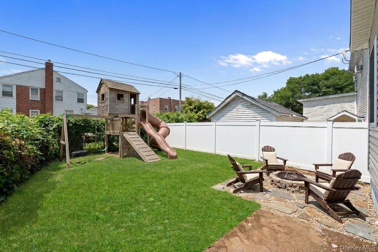 virtually staged backyard virtually staged backyard
