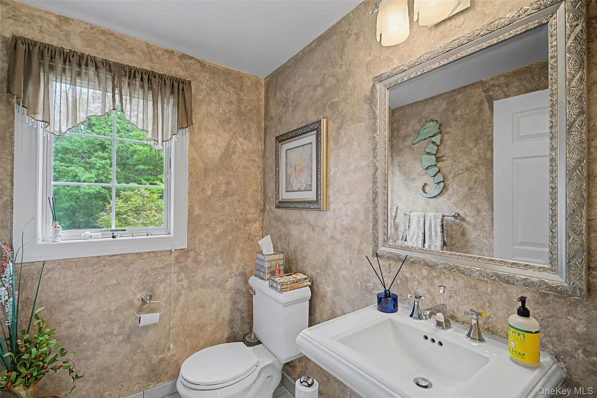 22 Bennington Drive, Woodbury, NY, 5 Bedrooms Bedrooms, 9 Rooms Rooms,2 BathroomsBathrooms,Residential,For Rent,Bennington,0,1038162 22 Bennington Drive, Woodbury, NY, 5 Bedrooms Bedrooms, 9 Rooms Rooms,2 BathroomsBathrooms,Residential,For Rent,Bennington,0,1038162