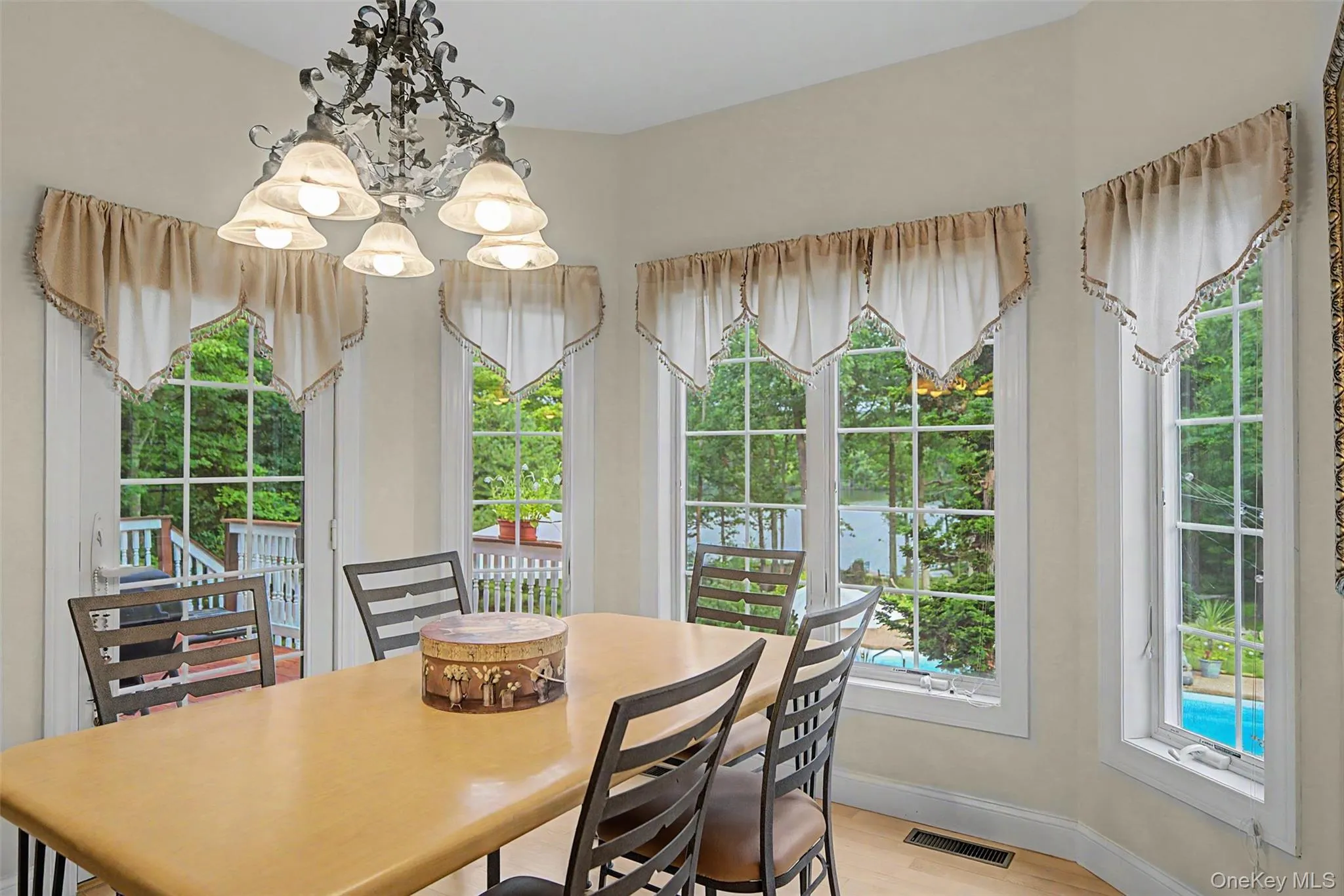 22 Bennington Drive, Woodbury, NY, 5 Bedrooms Bedrooms, 9 Rooms Rooms,2 BathroomsBathrooms,Residential,For Rent,Bennington,0,1038162 22 Bennington Drive, Woodbury, NY, 5 Bedrooms Bedrooms, 9 Rooms Rooms,2 BathroomsBathrooms,Residential,For Rent,Bennington,0,1038162
