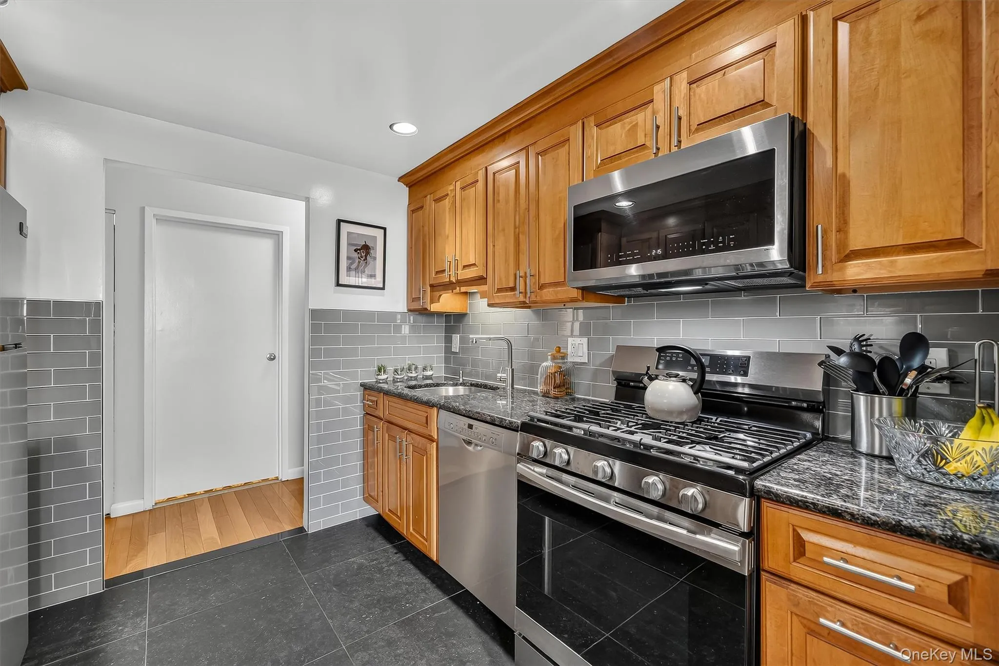 1376 Midland Avenue, Yonkers, NY, 2 Bedrooms Bedrooms, 5 Rooms Rooms,2 BathroomsBathrooms,Residential,For Rent,Midland,0,1038163 1376 Midland Avenue, Yonkers, NY, 2 Bedrooms Bedrooms, 5 Rooms Rooms,2 BathroomsBathrooms,Residential,For Rent,Midland,0,1038163