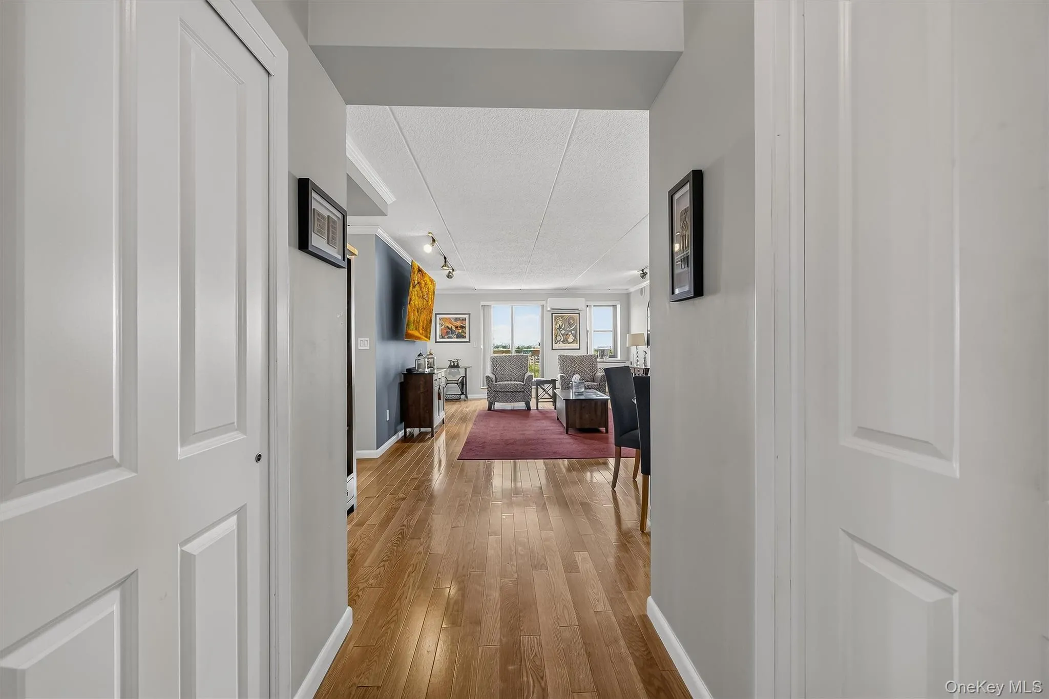 with 2 closets -including huge walk-in-Closet with 2 closets -including huge walk-in-Closet