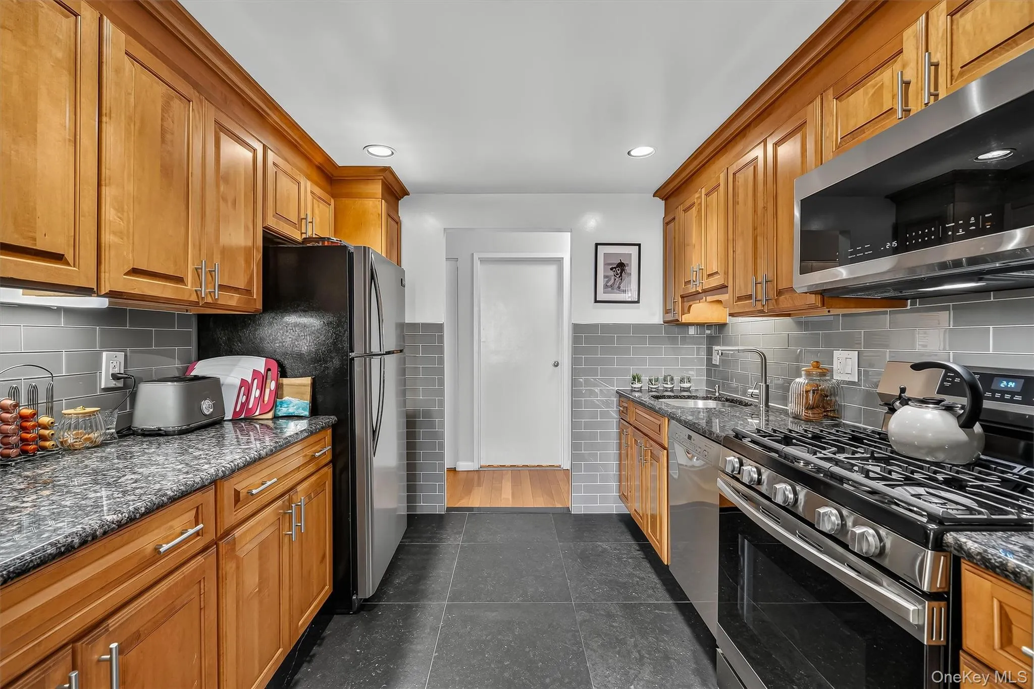 1376 Midland Avenue, Yonkers, NY, 2 Bedrooms Bedrooms, 5 Rooms Rooms,2 BathroomsBathrooms,Residential,For Rent,Midland,0,1038163 1376 Midland Avenue, Yonkers, NY, 2 Bedrooms Bedrooms, 5 Rooms Rooms,2 BathroomsBathrooms,Residential,For Rent,Midland,0,1038163
