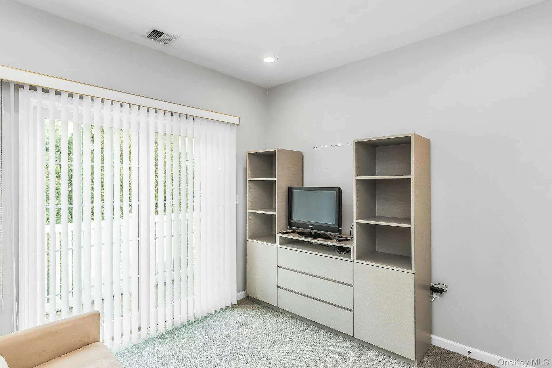 74 Miro Place, North Hempstead, NY, 2 Bedrooms Bedrooms, 5 Rooms Rooms,2 BathroomsBathrooms,Residential,For Rent,Miro,0,1038165 74 Miro Place, North Hempstead, NY, 2 Bedrooms Bedrooms, 5 Rooms Rooms,2 BathroomsBathrooms,Residential,For Rent,Miro,0,1038165