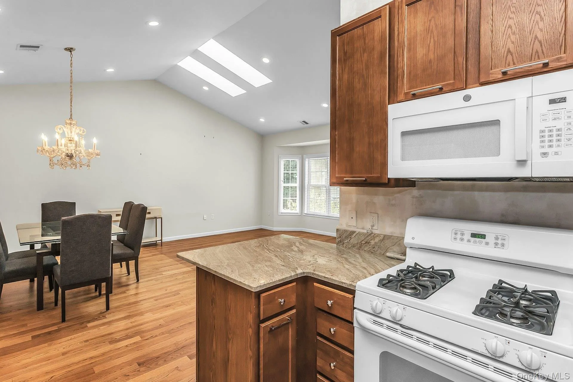 74 Miro Place, North Hempstead, NY, 2 Bedrooms Bedrooms, 5 Rooms Rooms,2 BathroomsBathrooms,Residential,For Rent,Miro,0,1038165 74 Miro Place, North Hempstead, NY, 2 Bedrooms Bedrooms, 5 Rooms Rooms,2 BathroomsBathrooms,Residential,For Rent,Miro,0,1038165