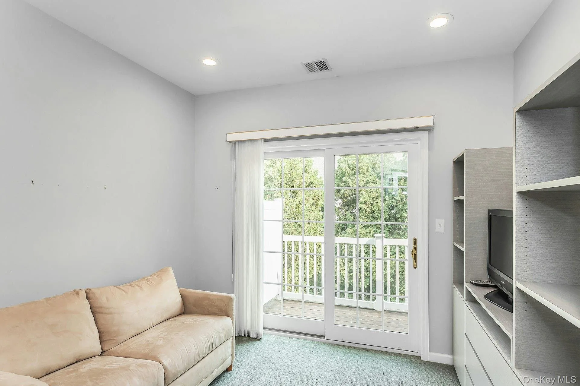 74 Miro Place, North Hempstead, NY, 2 Bedrooms Bedrooms, 5 Rooms Rooms,2 BathroomsBathrooms,Residential,For Rent,Miro,0,1038165 74 Miro Place, North Hempstead, NY, 2 Bedrooms Bedrooms, 5 Rooms Rooms,2 BathroomsBathrooms,Residential,For Rent,Miro,0,1038165