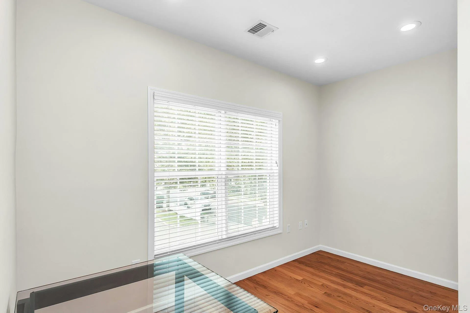 Office/sitting room/library/reading room Office/sitting room/library/reading room