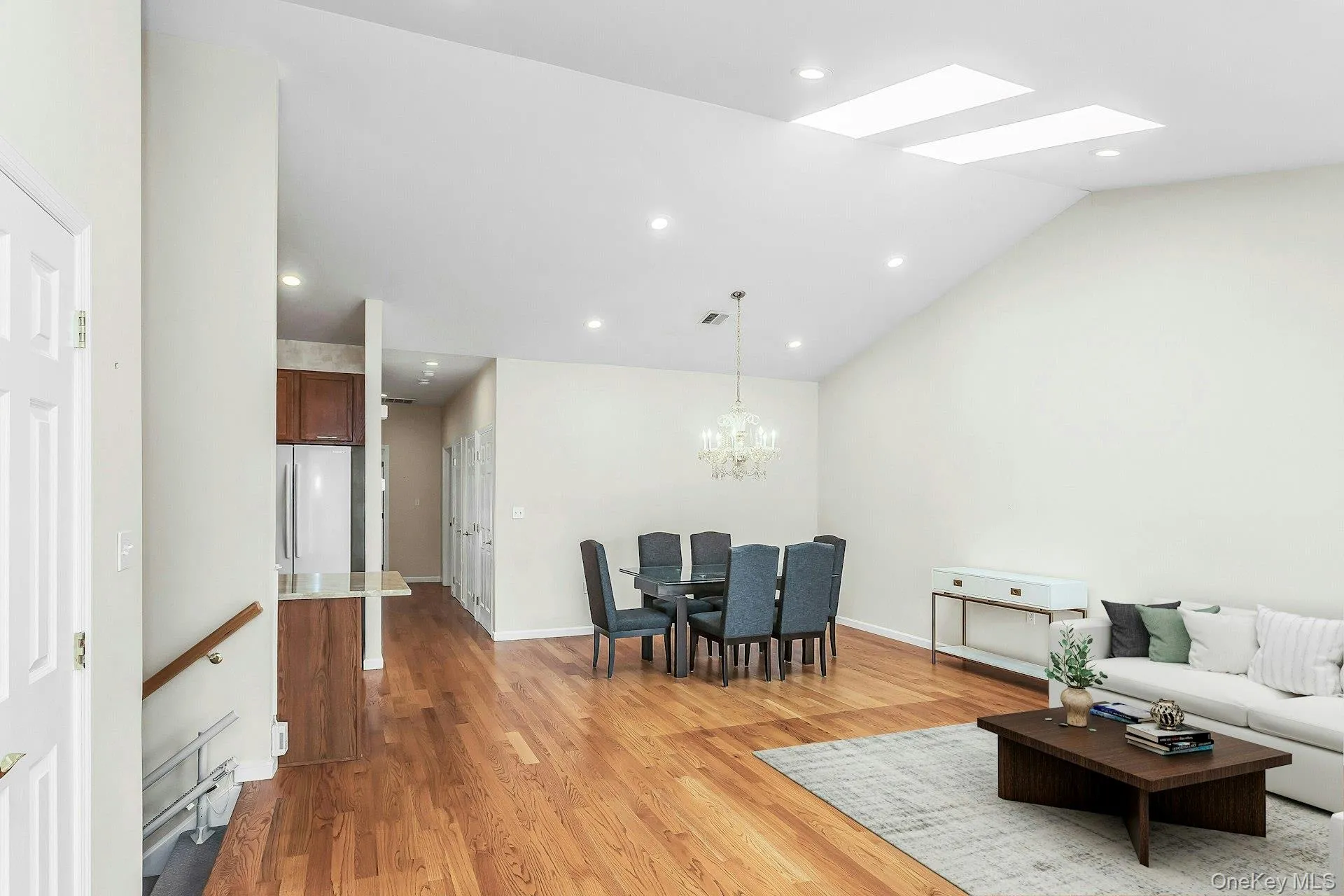 74 Miro Place, North Hempstead, NY, 2 Bedrooms Bedrooms, 5 Rooms Rooms,2 BathroomsBathrooms,Residential,For Rent,Miro,0,1038165 74 Miro Place, North Hempstead, NY, 2 Bedrooms Bedrooms, 5 Rooms Rooms,2 BathroomsBathrooms,Residential,For Rent,Miro,0,1038165