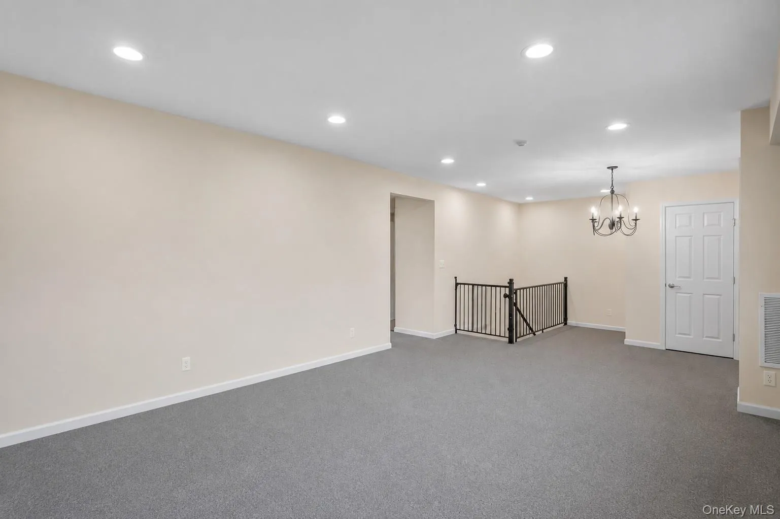 150 Pointe Circle N., Brookhaven, NY, 2 Bedrooms Bedrooms, 5 Rooms Rooms,1 BathroomBathrooms,Residential Lease,For Rent,Pointe Circle N.,0,1038169 150 Pointe Circle N., Brookhaven, NY, 2 Bedrooms Bedrooms, 5 Rooms Rooms,1 BathroomBathrooms,Residential Lease,For Rent,Pointe Circle N.,0,1038169