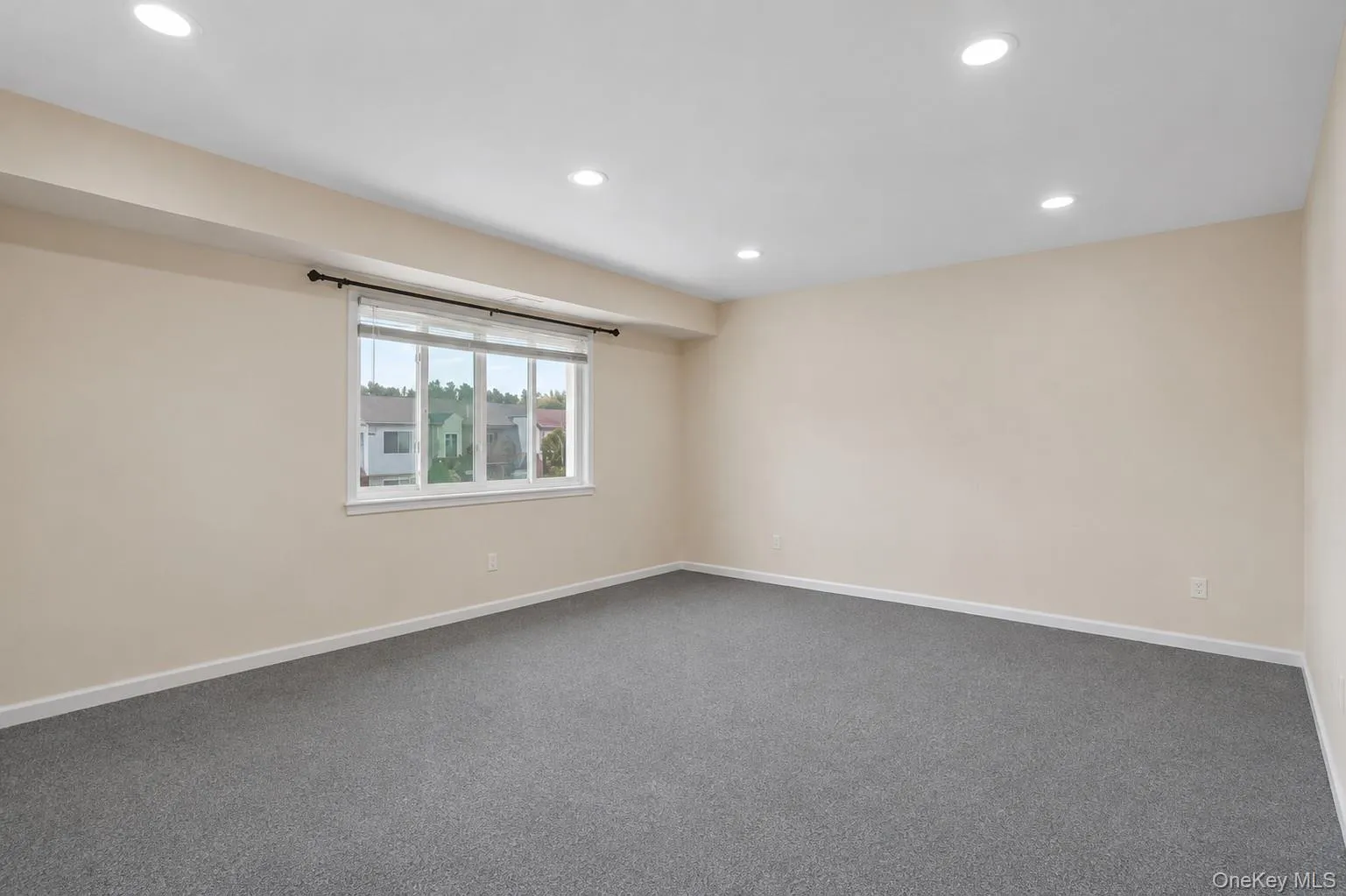 150 Pointe Circle N., Brookhaven, NY, 2 Bedrooms Bedrooms, 5 Rooms Rooms,1 BathroomBathrooms,Residential Lease,For Rent,Pointe Circle N.,0,1038169 150 Pointe Circle N., Brookhaven, NY, 2 Bedrooms Bedrooms, 5 Rooms Rooms,1 BathroomBathrooms,Residential Lease,For Rent,Pointe Circle N.,0,1038169