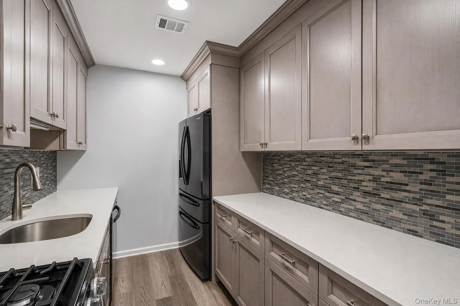 150 Pointe Circle N., Brookhaven, NY, 2 Bedrooms Bedrooms, 5 Rooms Rooms,1 BathroomBathrooms,Residential Lease,For Rent,Pointe Circle N.,0,1038169 150 Pointe Circle N., Brookhaven, NY, 2 Bedrooms Bedrooms, 5 Rooms Rooms,1 BathroomBathrooms,Residential Lease,For Rent,Pointe Circle N.,0,1038169
