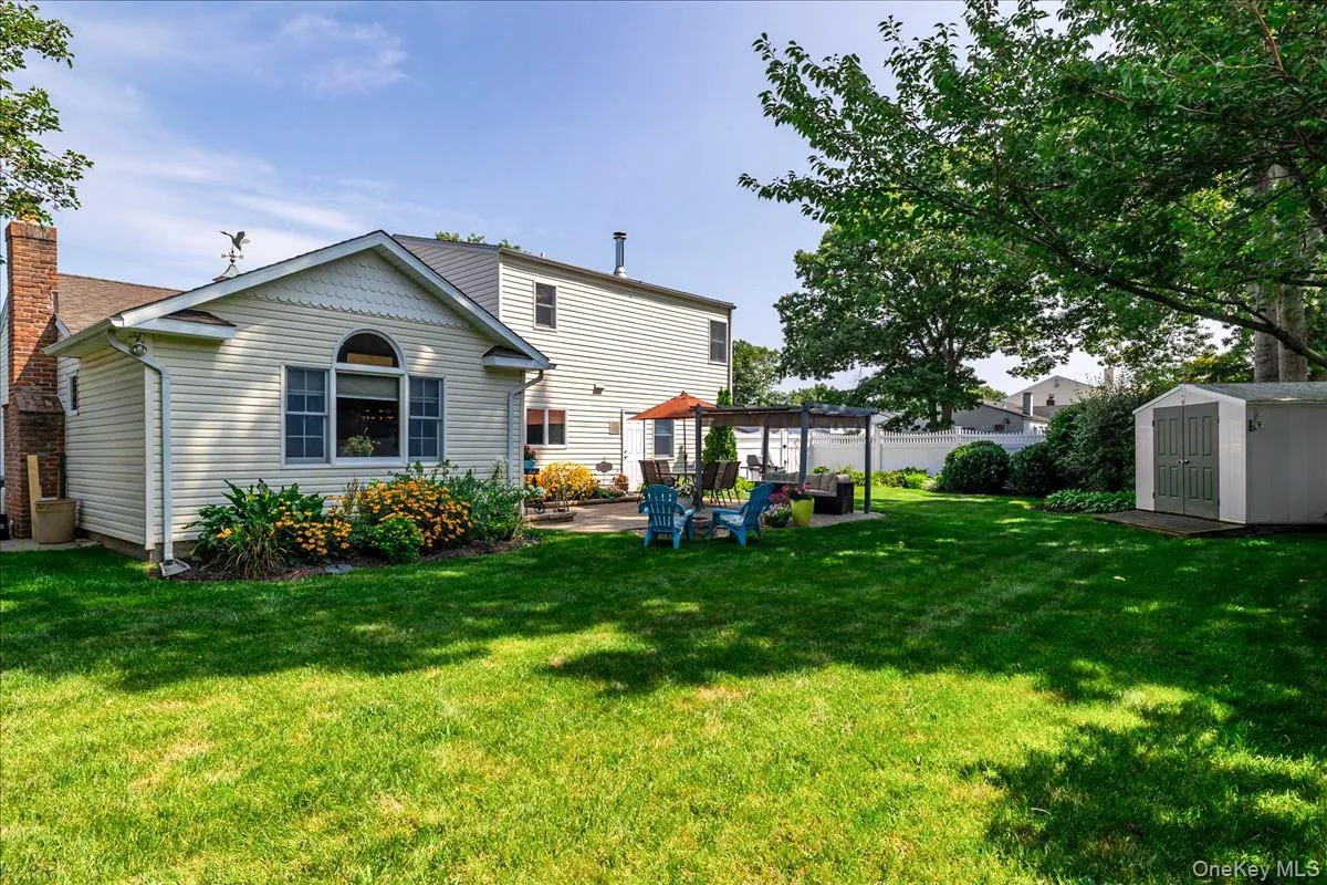46 Berkshire Road, Islip, NY, 4 Bedrooms Bedrooms, 10 Rooms Rooms,1 BathroomBathrooms,Residential,For Rent,Berkshire,0,1038172 46 Berkshire Road, Islip, NY, 4 Bedrooms Bedrooms, 10 Rooms Rooms,1 BathroomBathrooms,Residential,For Rent,Berkshire,0,1038172