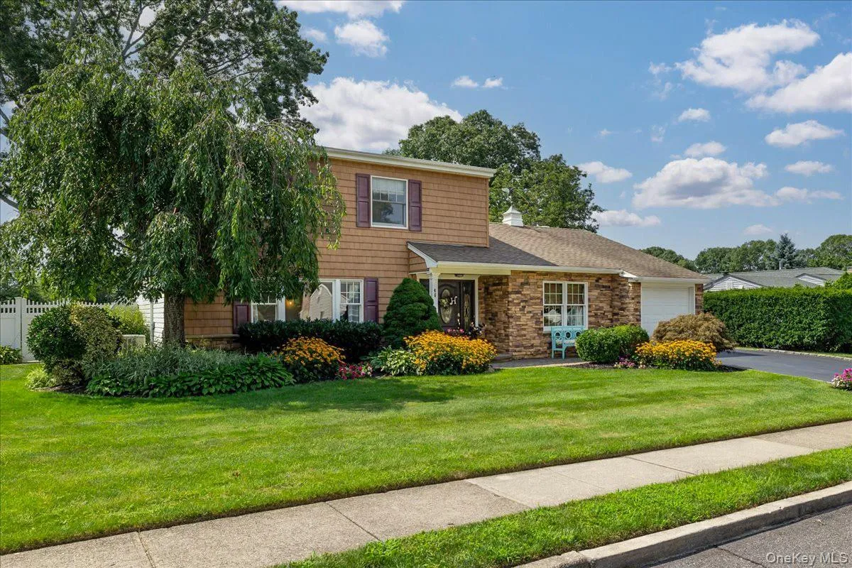 46 Berkshire Road, Islip, NY, 4 Bedrooms Bedrooms, 10 Rooms Rooms,1 BathroomBathrooms,Residential,For Rent,Berkshire,0,1038172 46 Berkshire Road, Islip, NY, 4 Bedrooms Bedrooms, 10 Rooms Rooms,1 BathroomBathrooms,Residential,For Rent,Berkshire,0,1038172