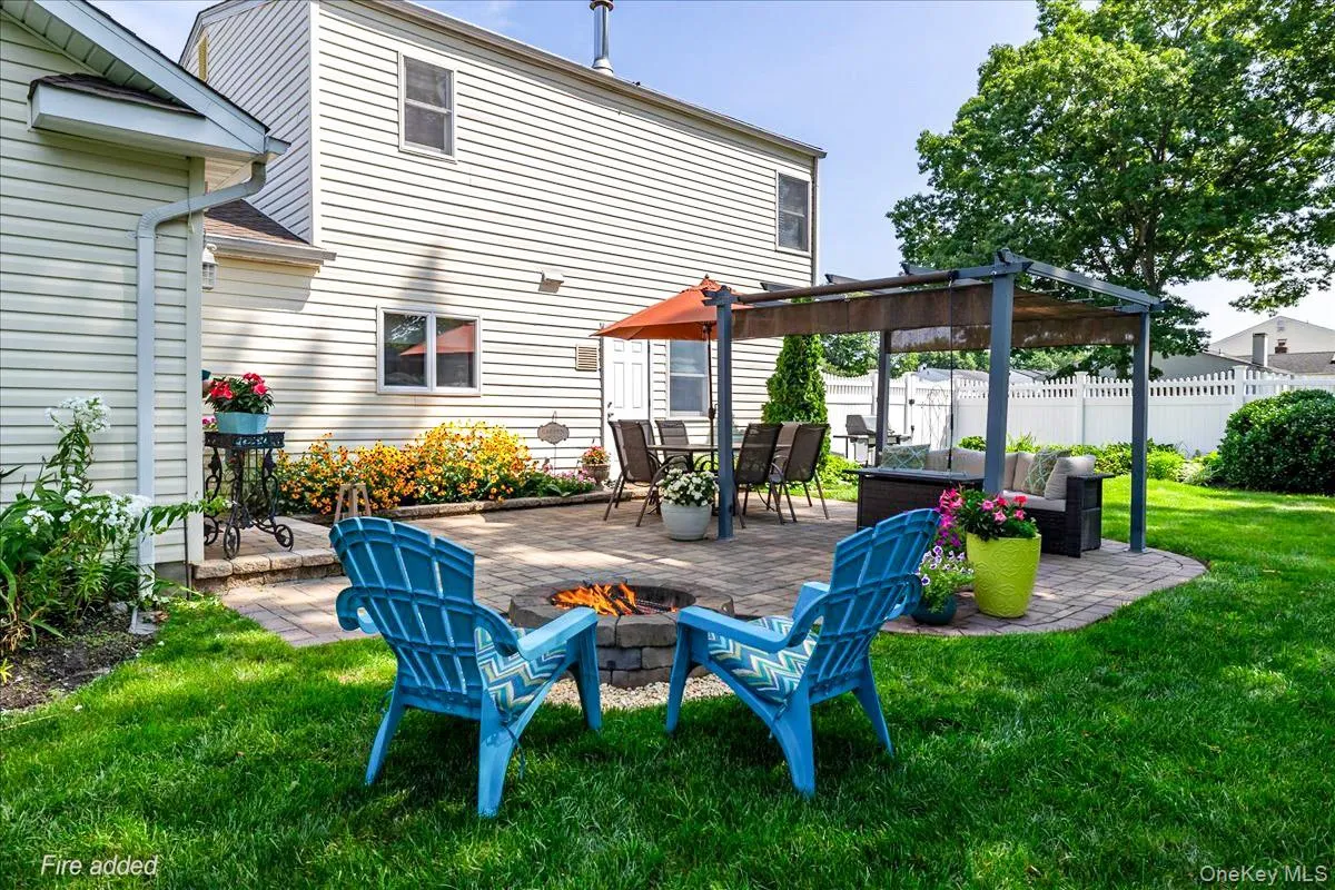 46 Berkshire Road, Islip, NY, 4 Bedrooms Bedrooms, 10 Rooms Rooms,1 BathroomBathrooms,Residential,For Rent,Berkshire,0,1038172 46 Berkshire Road, Islip, NY, 4 Bedrooms Bedrooms, 10 Rooms Rooms,1 BathroomBathrooms,Residential,For Rent,Berkshire,0,1038172