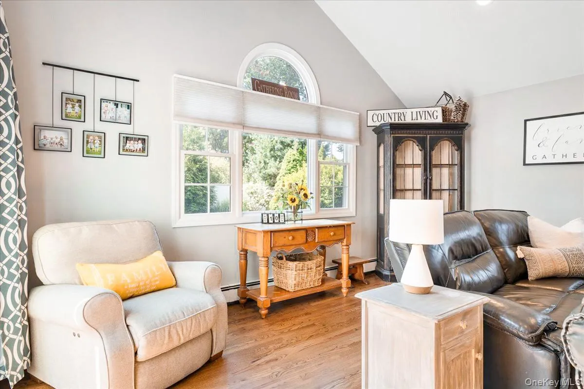 46 Berkshire Road, Islip, NY, 4 Bedrooms Bedrooms, 10 Rooms Rooms,1 BathroomBathrooms,Residential,For Rent,Berkshire,0,1038172 46 Berkshire Road, Islip, NY, 4 Bedrooms Bedrooms, 10 Rooms Rooms,1 BathroomBathrooms,Residential,For Rent,Berkshire,0,1038172