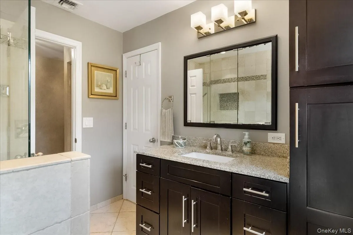 46 Berkshire Road, Islip, NY, 4 Bedrooms Bedrooms, 10 Rooms Rooms,1 BathroomBathrooms,Residential,For Rent,Berkshire,0,1038172 46 Berkshire Road, Islip, NY, 4 Bedrooms Bedrooms, 10 Rooms Rooms,1 BathroomBathrooms,Residential,For Rent,Berkshire,0,1038172