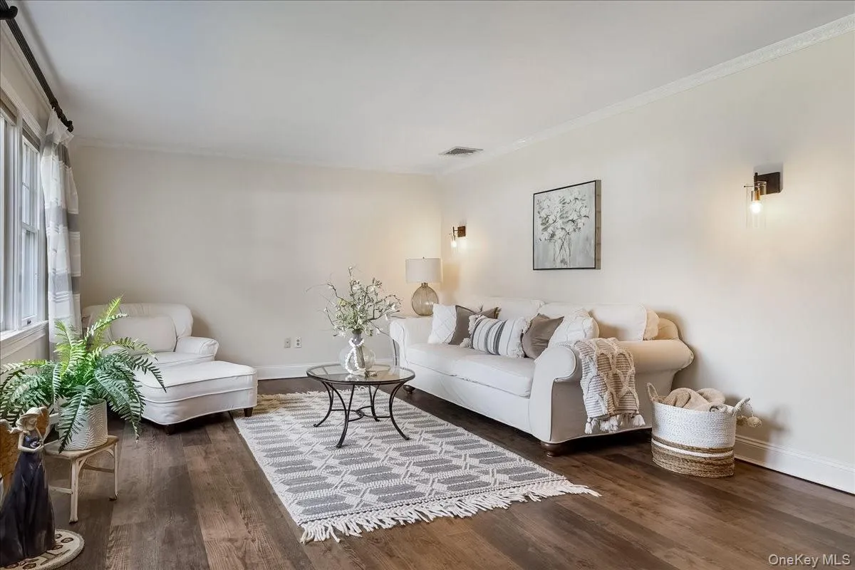46 Berkshire Road, Islip, NY, 4 Bedrooms Bedrooms, 10 Rooms Rooms,1 BathroomBathrooms,Residential,For Rent,Berkshire,0,1038172 46 Berkshire Road, Islip, NY, 4 Bedrooms Bedrooms, 10 Rooms Rooms,1 BathroomBathrooms,Residential,For Rent,Berkshire,0,1038172
