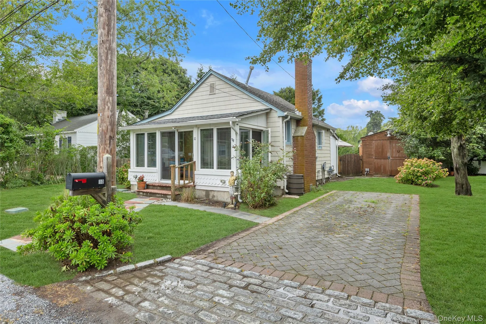 10 Mineola Court, Southampton, NY, 2 Bedrooms Bedrooms, 5 Rooms Rooms,1 BathroomBathrooms,Residential,For Rent,Mineola,0,1038174 10 Mineola Court, Southampton, NY, 2 Bedrooms Bedrooms, 5 Rooms Rooms,1 BathroomBathrooms,Residential,For Rent,Mineola,0,1038174