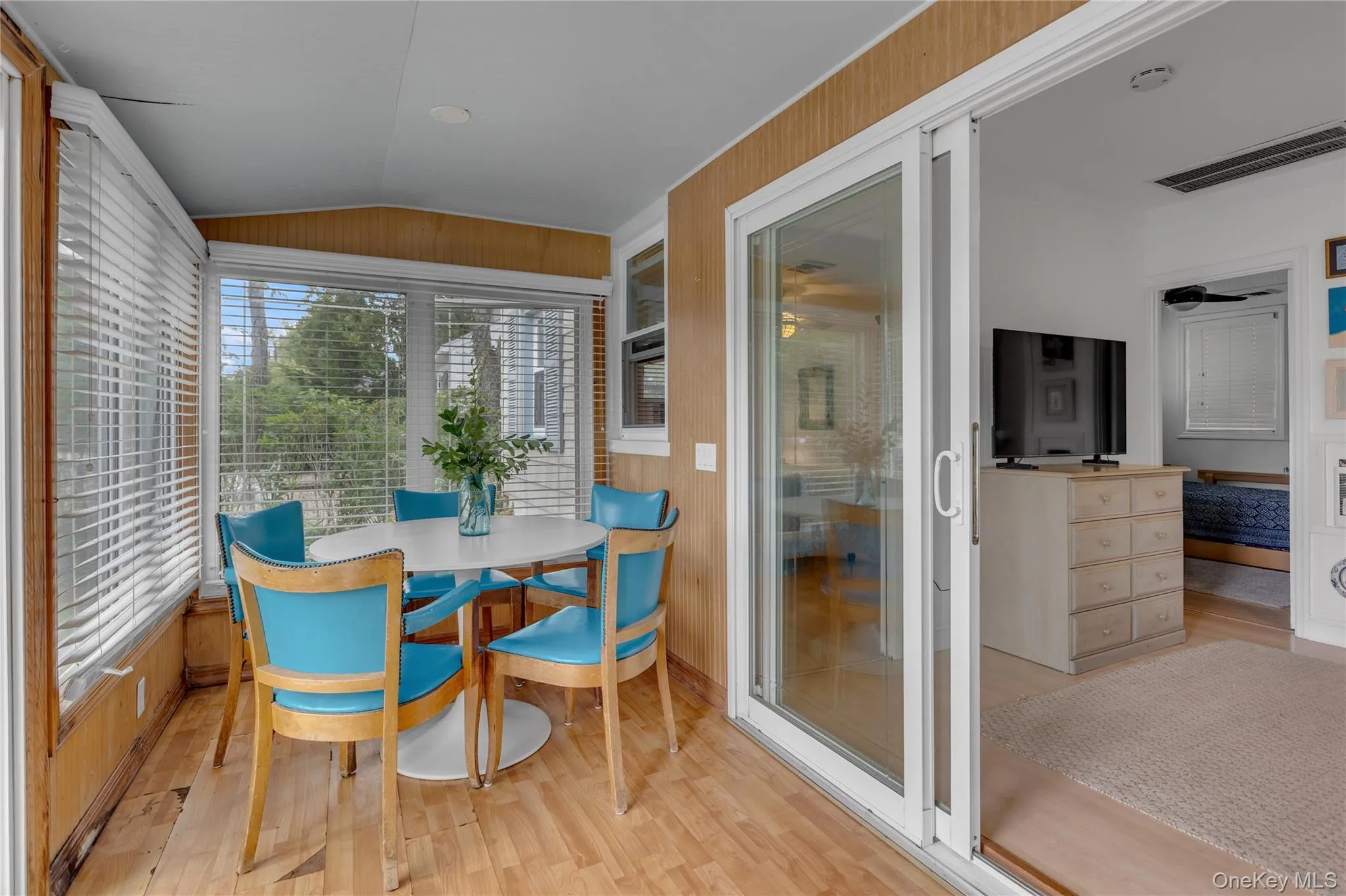 10 Mineola Court, Southampton, NY, 2 Bedrooms Bedrooms, 5 Rooms Rooms,1 BathroomBathrooms,Residential,For Rent,Mineola,0,1038174 10 Mineola Court, Southampton, NY, 2 Bedrooms Bedrooms, 5 Rooms Rooms,1 BathroomBathrooms,Residential,For Rent,Mineola,0,1038174