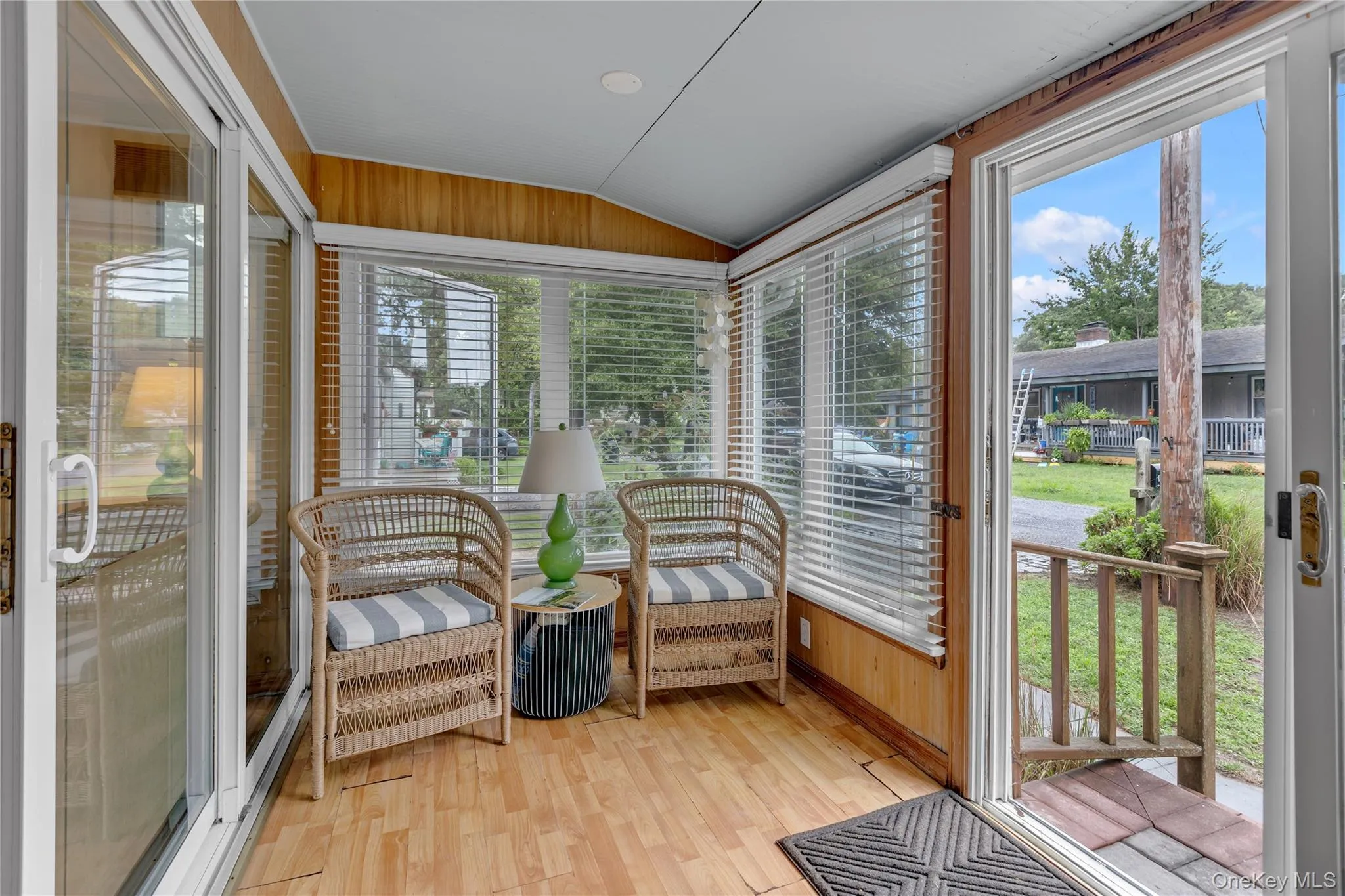 10 Mineola Court, Southampton, NY, 2 Bedrooms Bedrooms, 5 Rooms Rooms,1 BathroomBathrooms,Residential,For Rent,Mineola,0,1038174 10 Mineola Court, Southampton, NY, 2 Bedrooms Bedrooms, 5 Rooms Rooms,1 BathroomBathrooms,Residential,For Rent,Mineola,0,1038174