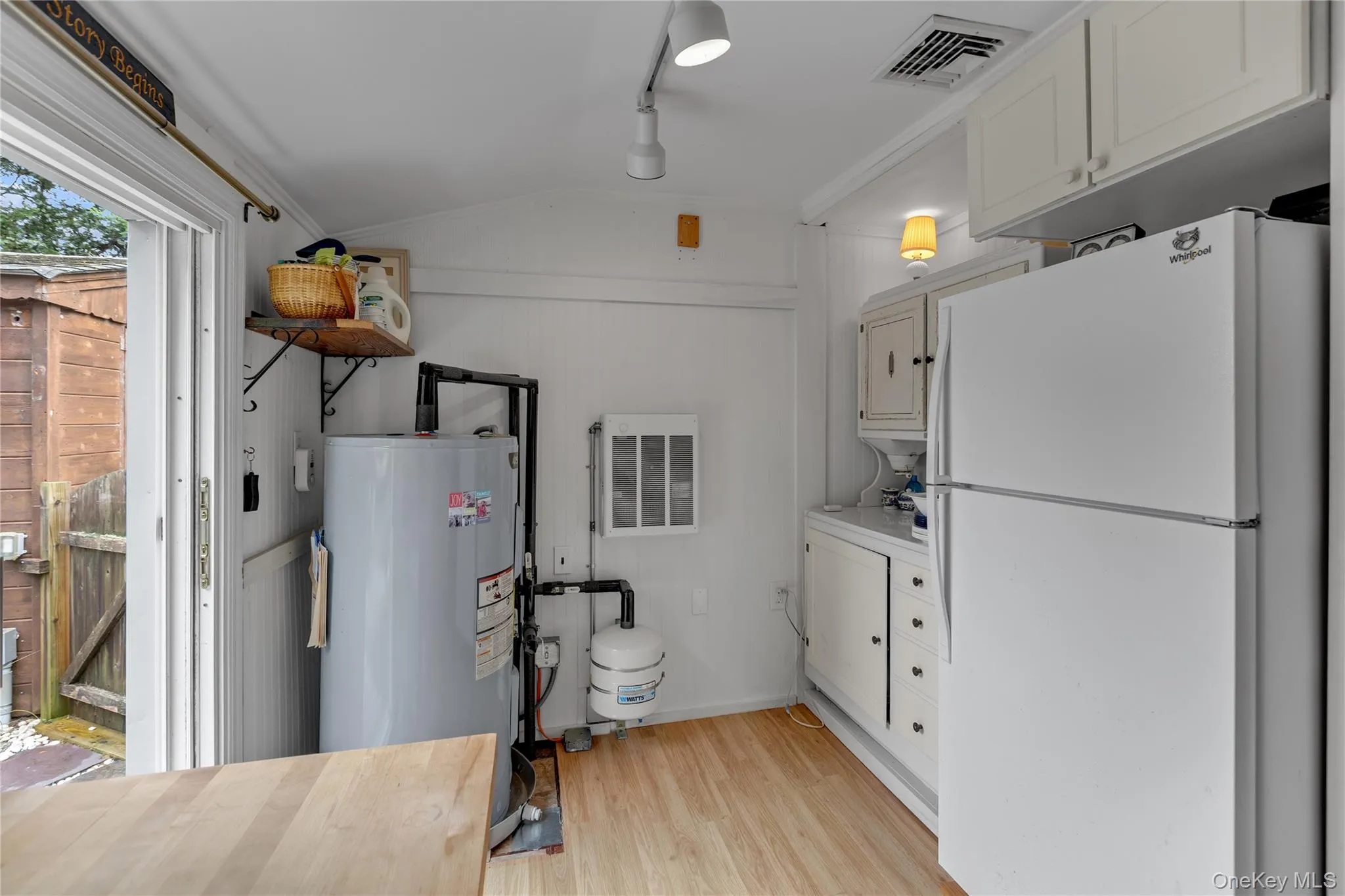 10 Mineola Court, Southampton, NY, 2 Bedrooms Bedrooms, 5 Rooms Rooms,1 BathroomBathrooms,Residential,For Rent,Mineola,0,1038174 10 Mineola Court, Southampton, NY, 2 Bedrooms Bedrooms, 5 Rooms Rooms,1 BathroomBathrooms,Residential,For Rent,Mineola,0,1038174