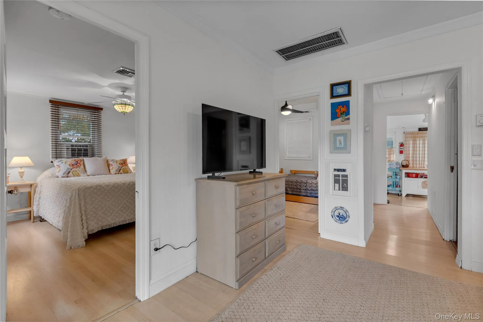 10 Mineola Court, Southampton, NY, 2 Bedrooms Bedrooms, 5 Rooms Rooms,1 BathroomBathrooms,Residential,For Rent,Mineola,0,1038174 10 Mineola Court, Southampton, NY, 2 Bedrooms Bedrooms, 5 Rooms Rooms,1 BathroomBathrooms,Residential,For Rent,Mineola,0,1038174