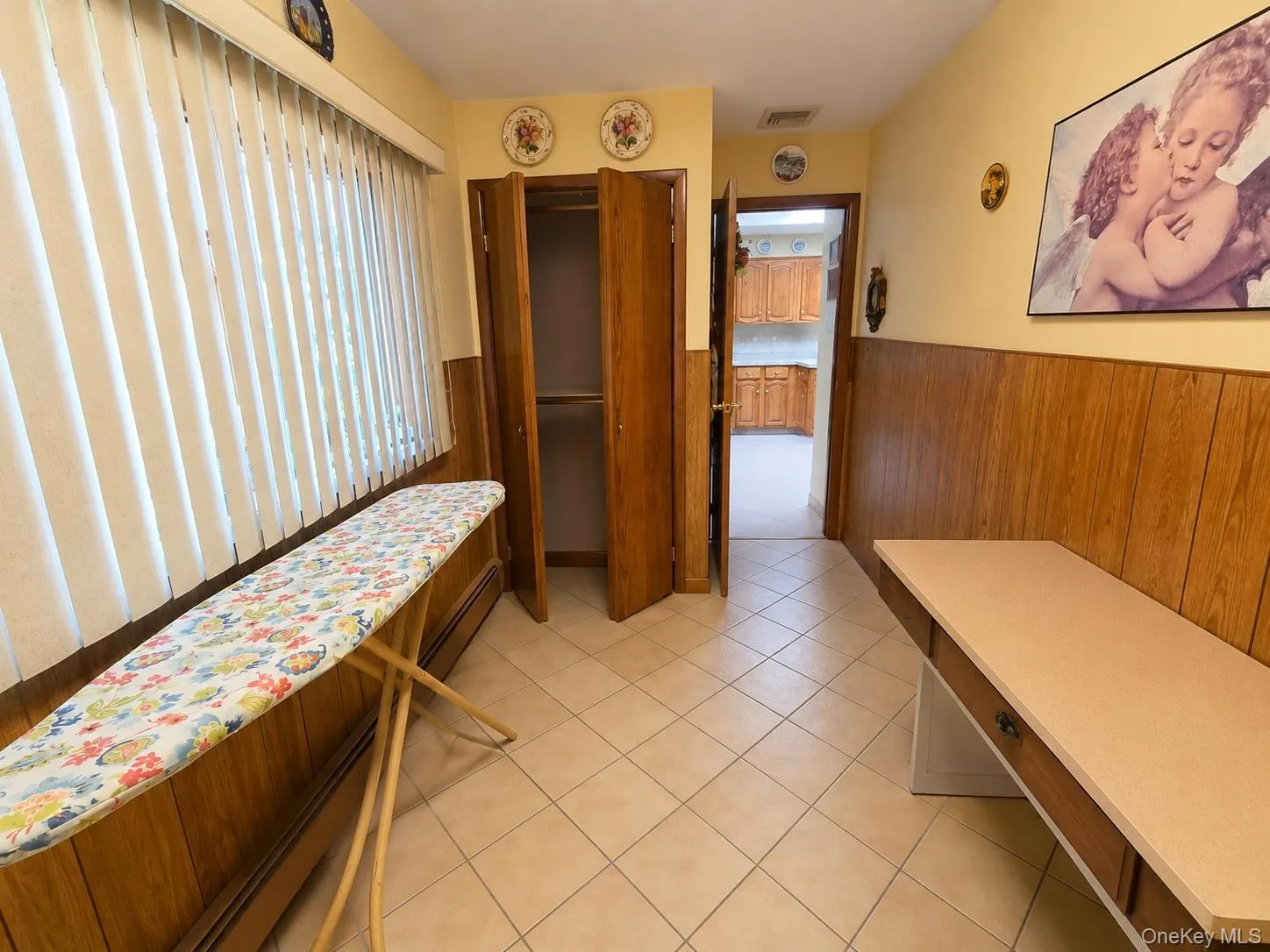 3rd Bedroom currently used as Laundry and office. Easily put back 3rd Bedroom currently used as Laundry and office. Easily put back