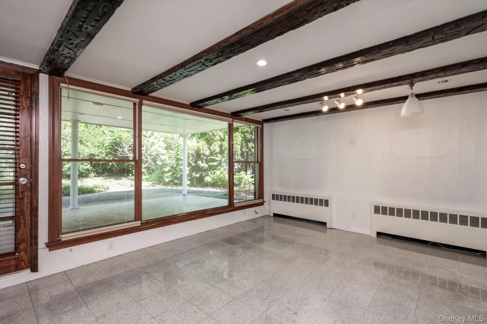 131 Stratford, North Hempstead, NY, 3 Bedrooms Bedrooms, 9 Rooms Rooms,2 BathroomsBathrooms,Residential,For Rent,Stratford,0,1038179 131 Stratford, North Hempstead, NY, 3 Bedrooms Bedrooms, 9 Rooms Rooms,2 BathroomsBathrooms,Residential,For Rent,Stratford,0,1038179