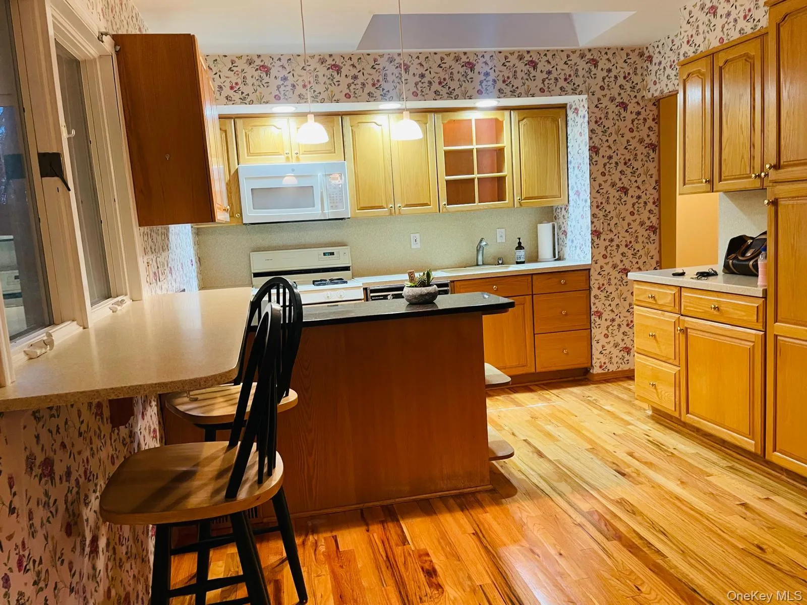 18 Greenwich Road, Smithtown, NY, 4 Bedrooms Bedrooms, 11 Rooms Rooms,1 BathroomBathrooms,Residential Lease,For Rent,Greenwich,0,1038181 18 Greenwich Road, Smithtown, NY, 4 Bedrooms Bedrooms, 11 Rooms Rooms,1 BathroomBathrooms,Residential Lease,For Rent,Greenwich,0,1038181