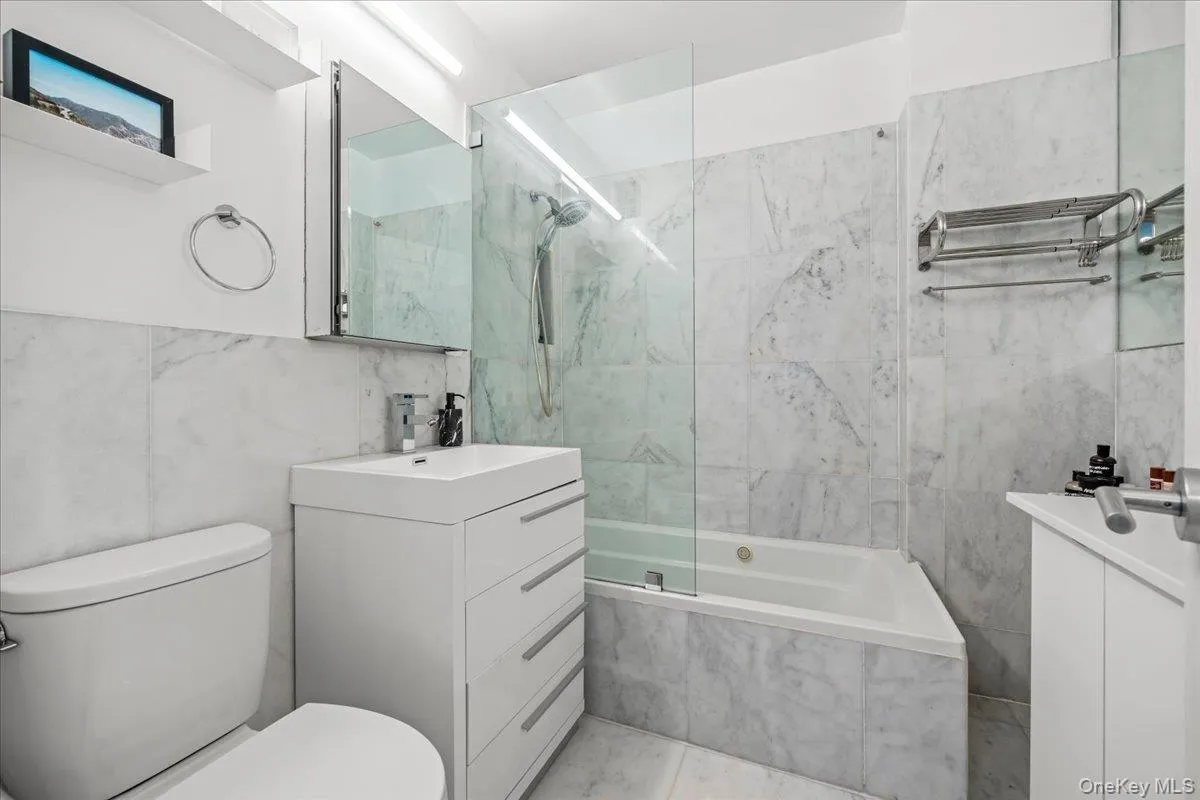 555 Kappock Street, New York, NY, 1 Bedroom Bedrooms, 4 Rooms Rooms,1 BathroomBathrooms,Residential,For Rent,Kappock,0,1038182 555 Kappock Street, New York, NY, 1 Bedroom Bedrooms, 4 Rooms Rooms,1 BathroomBathrooms,Residential,For Rent,Kappock,0,1038182