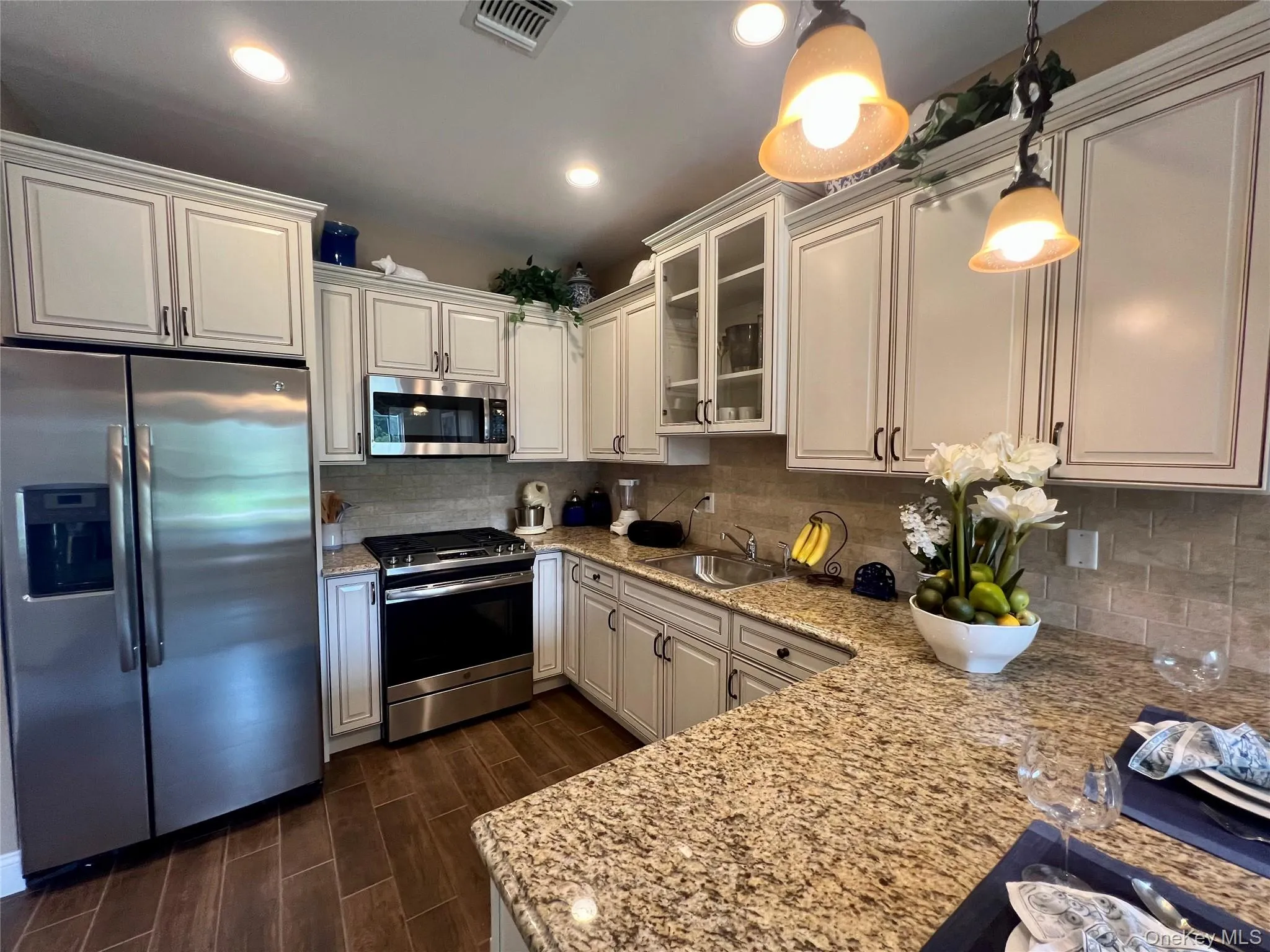 11 Willow Terrace, Brookhaven, NY, 3 Bedrooms Bedrooms, 7 Rooms Rooms,2 BathroomsBathrooms,Residential,For Rent,Willow,0,1038184 11 Willow Terrace, Brookhaven, NY, 3 Bedrooms Bedrooms, 7 Rooms Rooms,2 BathroomsBathrooms,Residential,For Rent,Willow,0,1038184