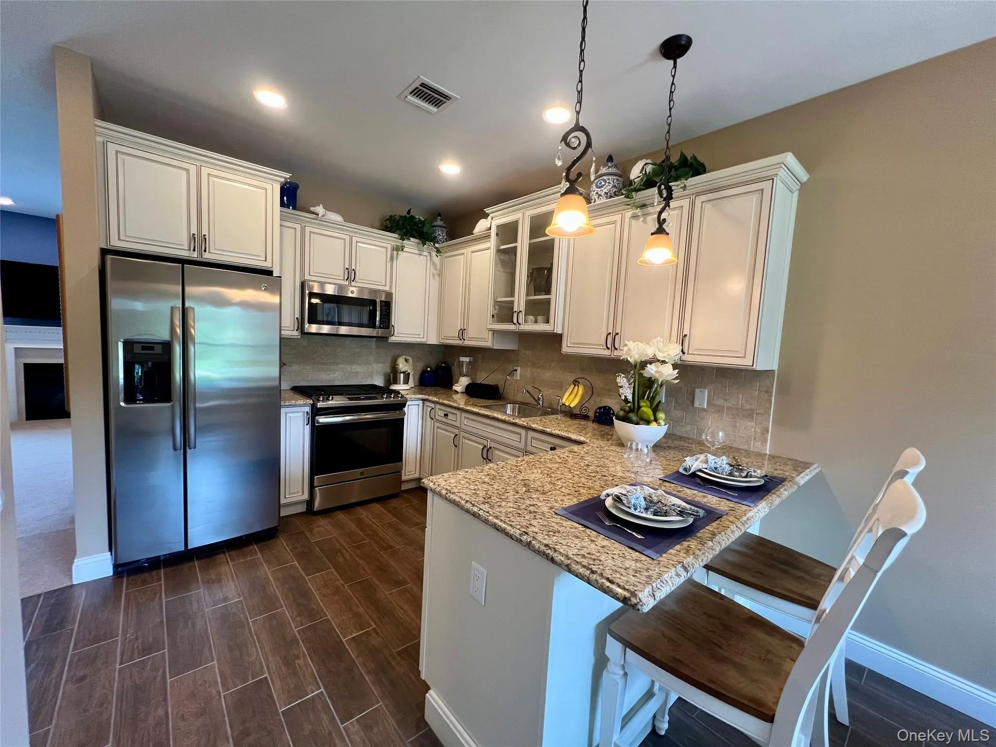 11 Willow Terrace, Brookhaven, NY, 3 Bedrooms Bedrooms, 7 Rooms Rooms,2 BathroomsBathrooms,Residential,For Rent,Willow,0,1038184 11 Willow Terrace, Brookhaven, NY, 3 Bedrooms Bedrooms, 7 Rooms Rooms,2 BathroomsBathrooms,Residential,For Rent,Willow,0,1038184