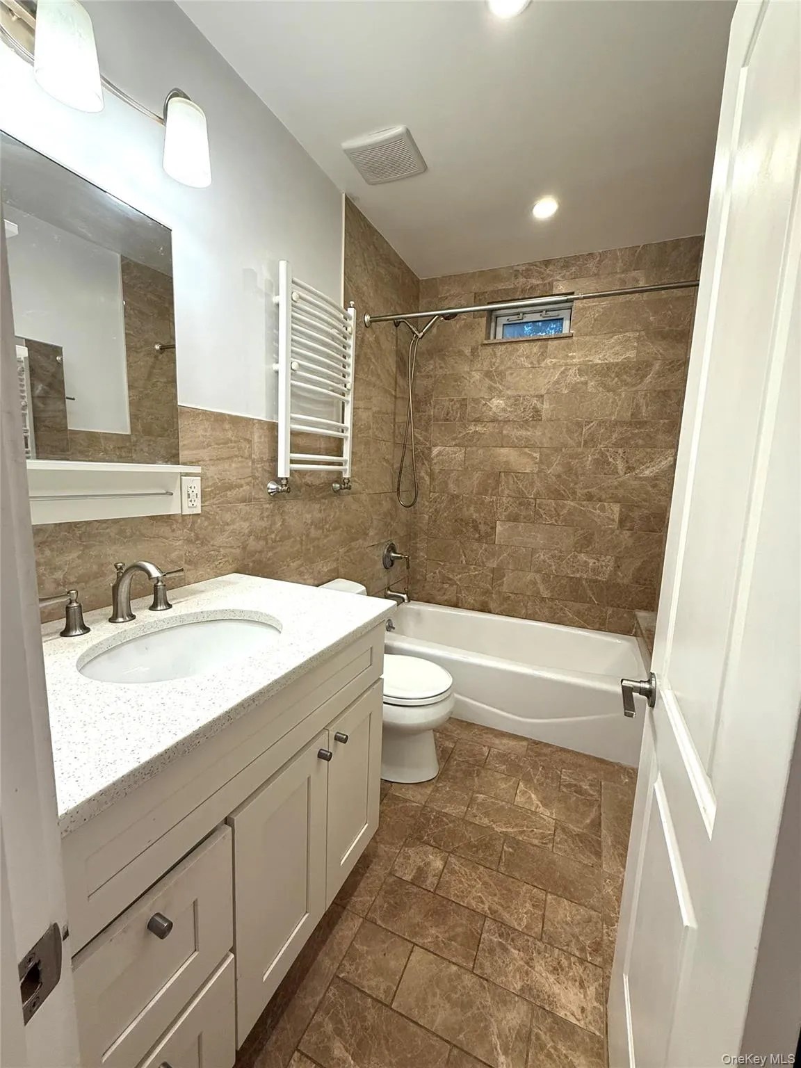 6008 Cooper Avenue, New York, NY, 3 Bedrooms Bedrooms, 6 Rooms Rooms,1 BathroomBathrooms,Residential Lease,For Rent,Cooper,0,1038185 6008 Cooper Avenue, New York, NY, 3 Bedrooms Bedrooms, 6 Rooms Rooms,1 BathroomBathrooms,Residential Lease,For Rent,Cooper,0,1038185