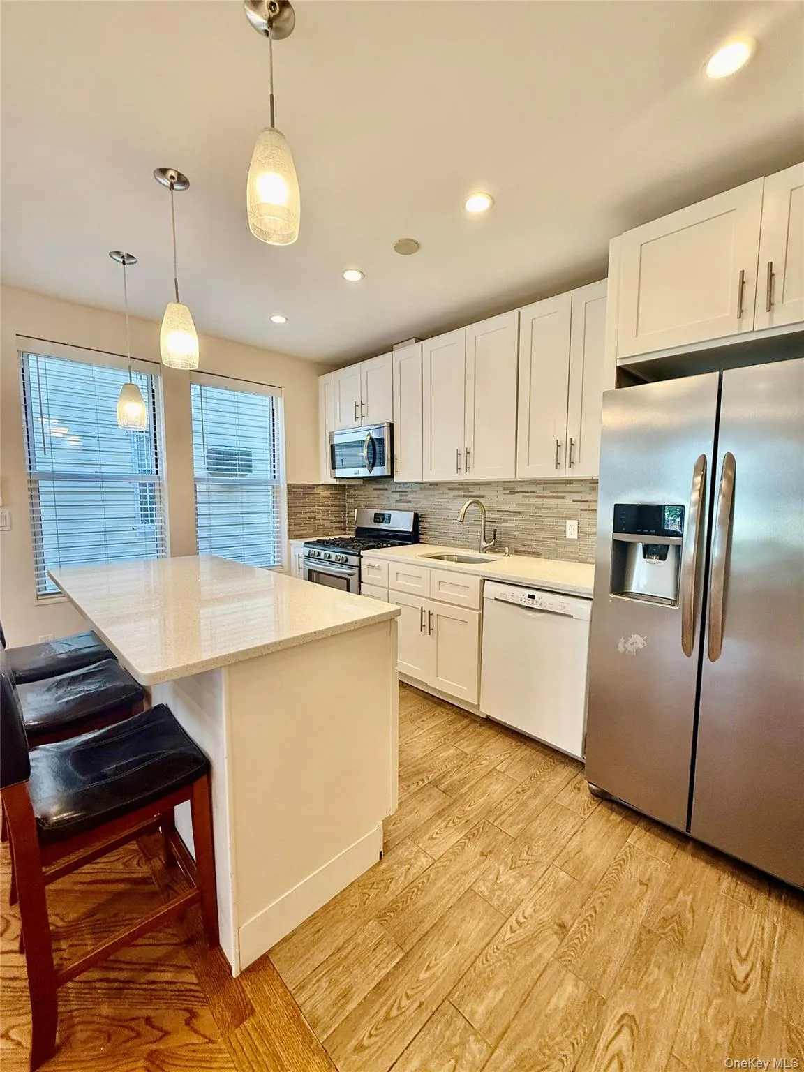 6008 Cooper Avenue, New York, NY, 3 Bedrooms Bedrooms, 6 Rooms Rooms,1 BathroomBathrooms,Residential Lease,For Rent,Cooper,0,1038185 6008 Cooper Avenue, New York, NY, 3 Bedrooms Bedrooms, 6 Rooms Rooms,1 BathroomBathrooms,Residential Lease,For Rent,Cooper,0,1038185
