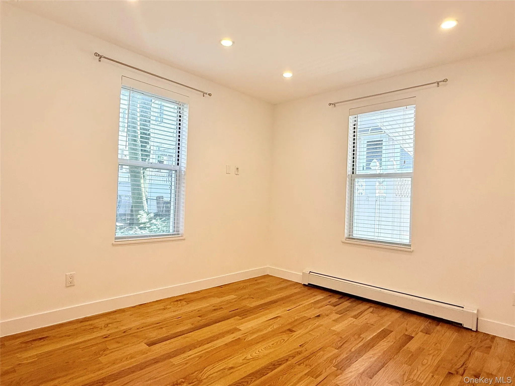 6008 Cooper Avenue, New York, NY, 3 Bedrooms Bedrooms, 6 Rooms Rooms,1 BathroomBathrooms,Residential Lease,For Rent,Cooper,0,1038185 6008 Cooper Avenue, New York, NY, 3 Bedrooms Bedrooms, 6 Rooms Rooms,1 BathroomBathrooms,Residential Lease,For Rent,Cooper,0,1038185