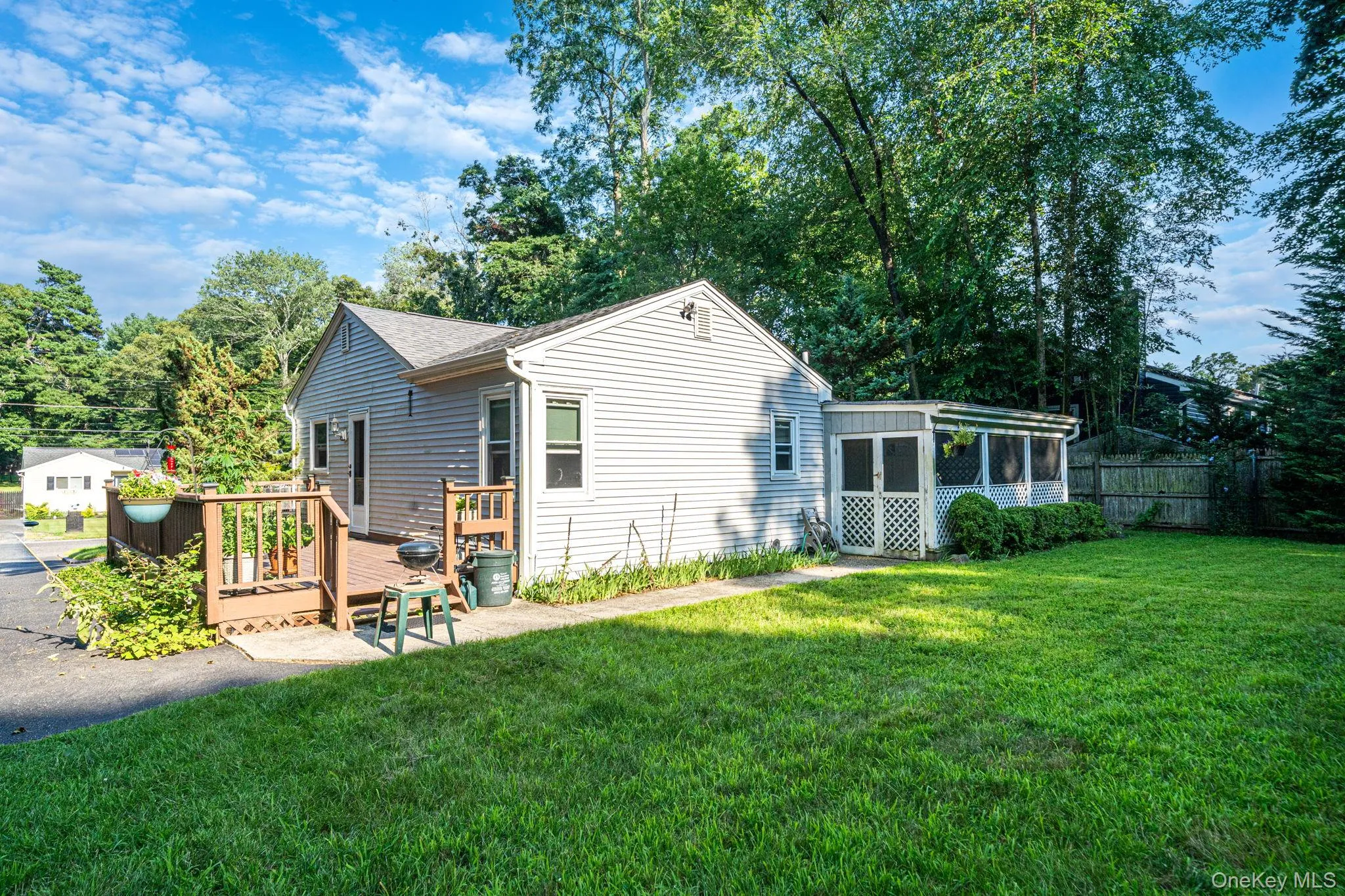 24 Oakcrest Avenue, Brookhaven, NY, 3 Bedrooms Bedrooms, 6 Rooms Rooms,1 BathroomBathrooms,Residential,For Rent,Oakcrest,0,1038189 24 Oakcrest Avenue, Brookhaven, NY, 3 Bedrooms Bedrooms, 6 Rooms Rooms,1 BathroomBathrooms,Residential,For Rent,Oakcrest,0,1038189