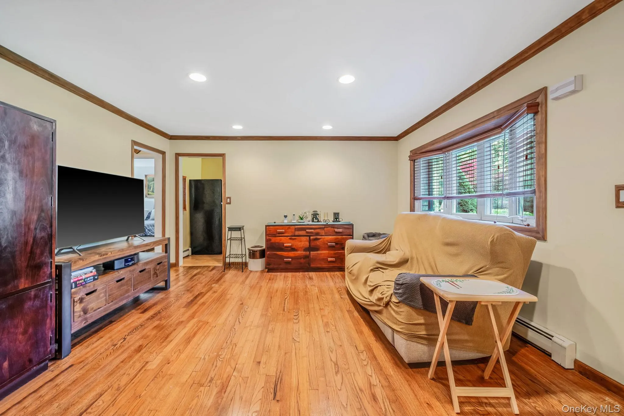 24 Oakcrest Avenue, Brookhaven, NY, 3 Bedrooms Bedrooms, 6 Rooms Rooms,1 BathroomBathrooms,Residential,For Rent,Oakcrest,0,1038189 24 Oakcrest Avenue, Brookhaven, NY, 3 Bedrooms Bedrooms, 6 Rooms Rooms,1 BathroomBathrooms,Residential,For Rent,Oakcrest,0,1038189