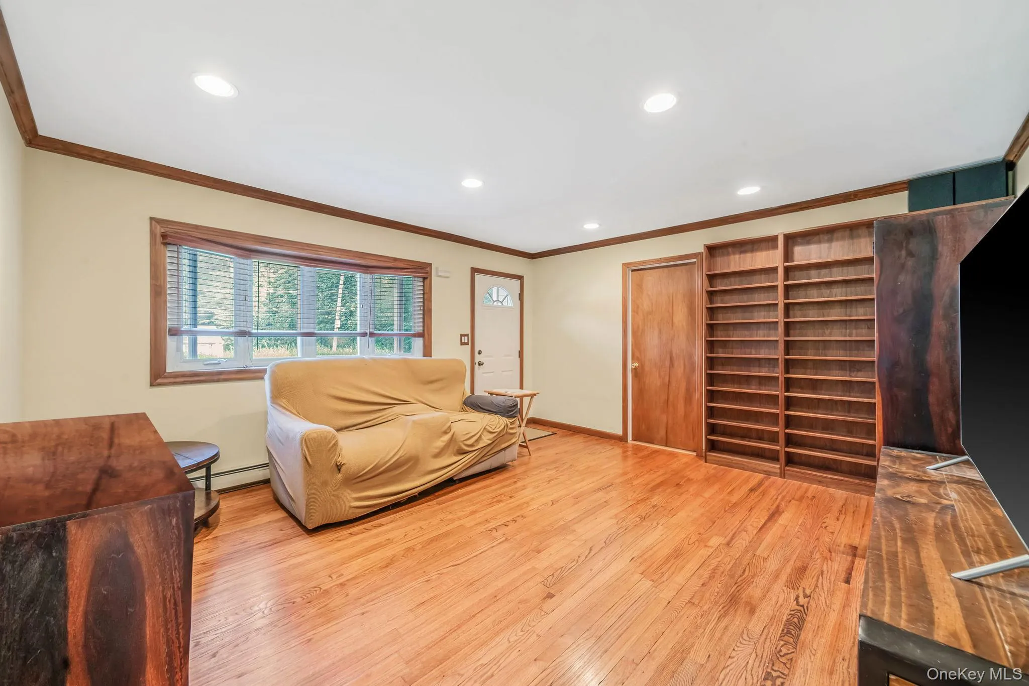 24 Oakcrest Avenue, Brookhaven, NY, 3 Bedrooms Bedrooms, 6 Rooms Rooms,1 BathroomBathrooms,Residential,For Rent,Oakcrest,0,1038189 24 Oakcrest Avenue, Brookhaven, NY, 3 Bedrooms Bedrooms, 6 Rooms Rooms,1 BathroomBathrooms,Residential,For Rent,Oakcrest,0,1038189