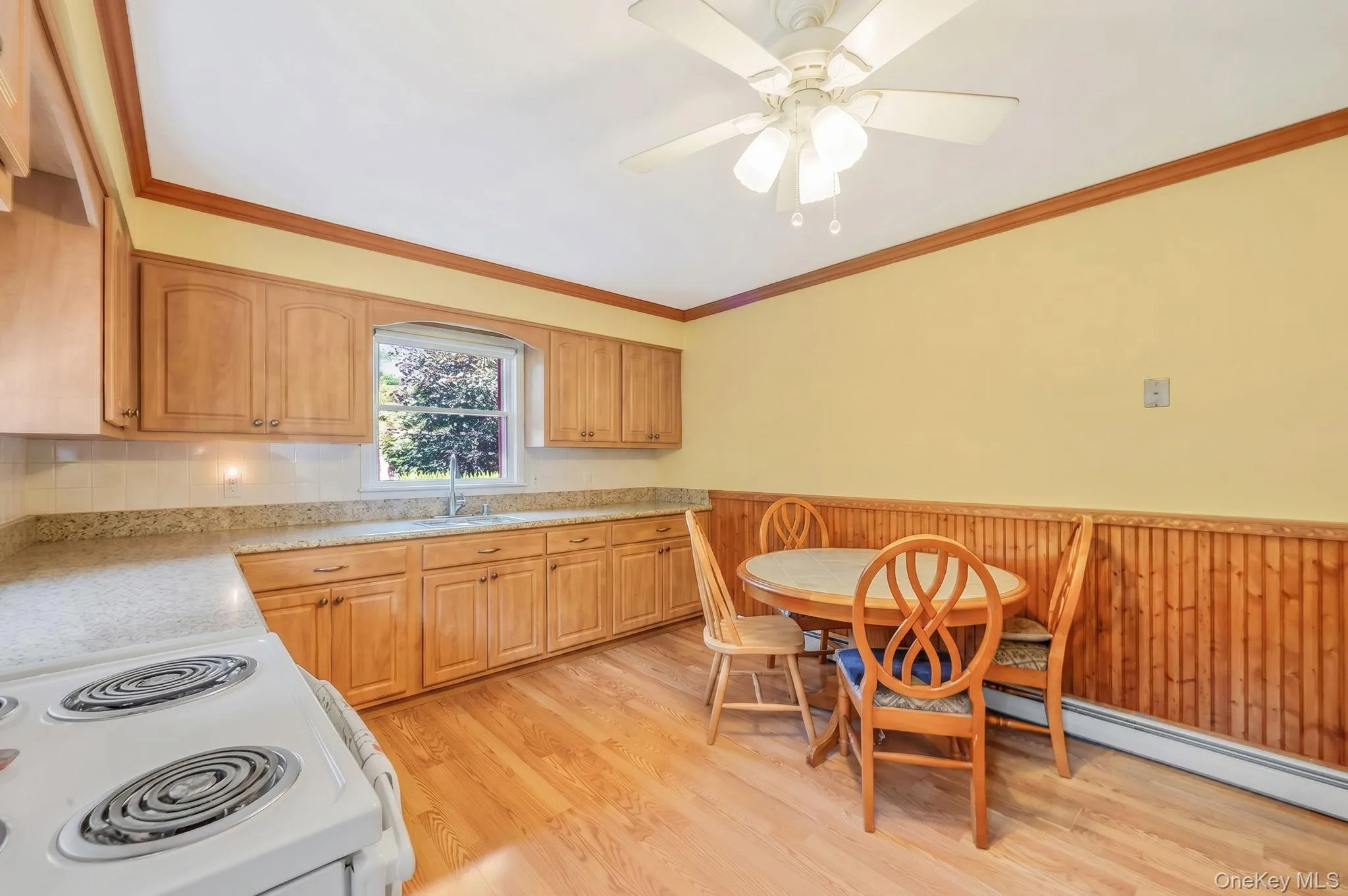 24 Oakcrest Avenue, Brookhaven, NY, 3 Bedrooms Bedrooms, 6 Rooms Rooms,1 BathroomBathrooms,Residential,For Rent,Oakcrest,0,1038189 24 Oakcrest Avenue, Brookhaven, NY, 3 Bedrooms Bedrooms, 6 Rooms Rooms,1 BathroomBathrooms,Residential,For Rent,Oakcrest,0,1038189