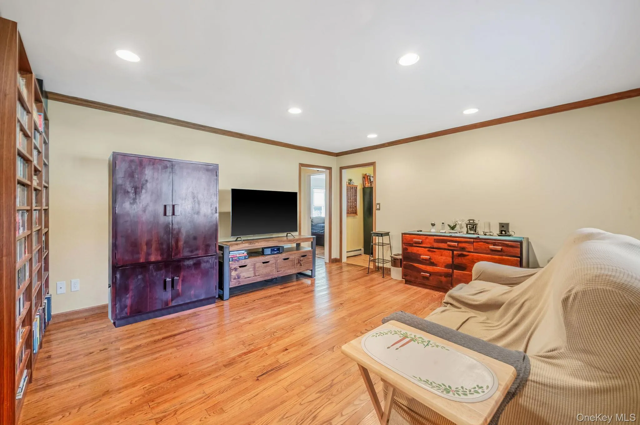 24 Oakcrest Avenue, Brookhaven, NY, 3 Bedrooms Bedrooms, 6 Rooms Rooms,1 BathroomBathrooms,Residential,For Rent,Oakcrest,0,1038189 24 Oakcrest Avenue, Brookhaven, NY, 3 Bedrooms Bedrooms, 6 Rooms Rooms,1 BathroomBathrooms,Residential,For Rent,Oakcrest,0,1038189