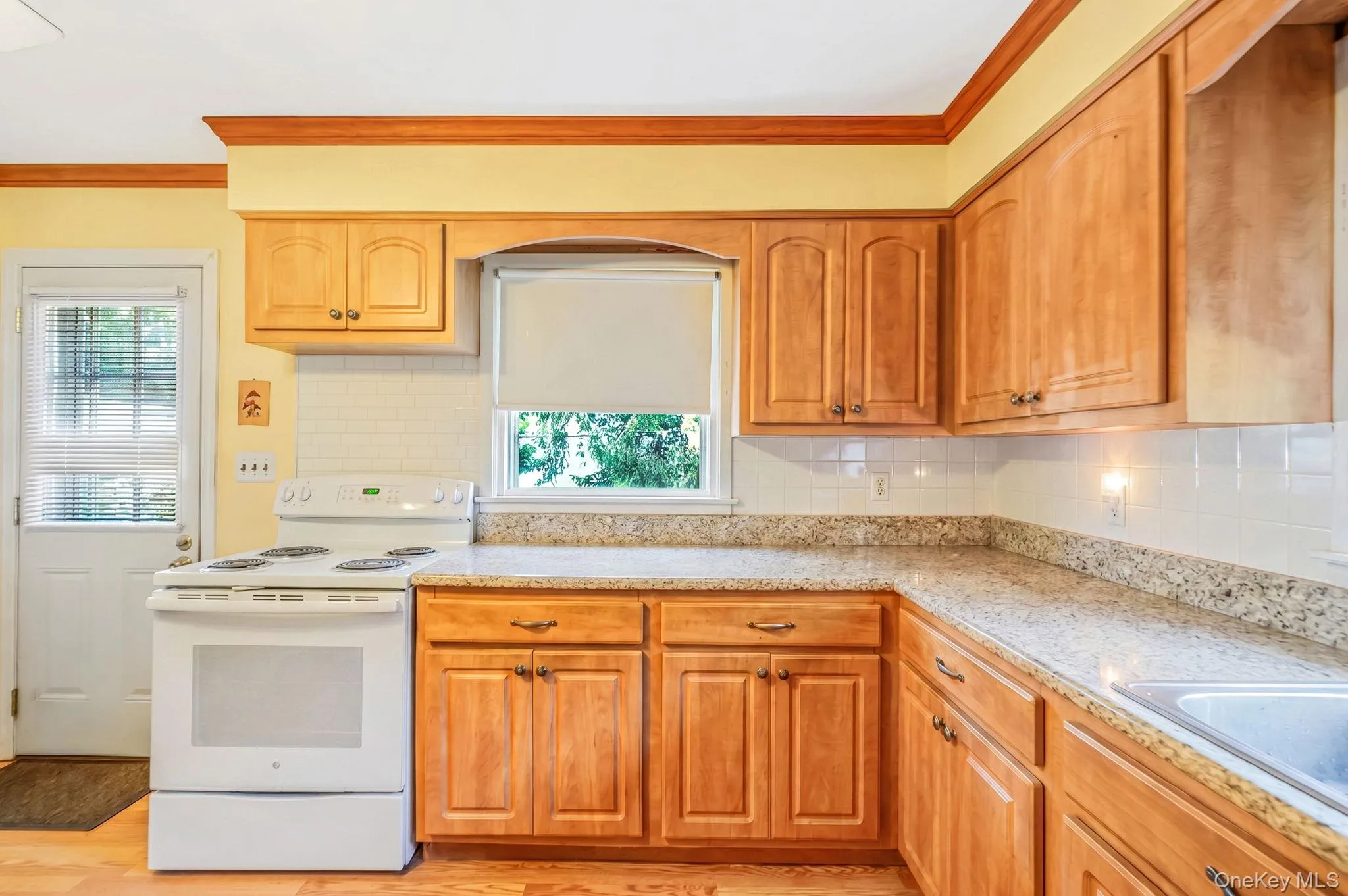 24 Oakcrest Avenue, Brookhaven, NY, 3 Bedrooms Bedrooms, 6 Rooms Rooms,1 BathroomBathrooms,Residential,For Rent,Oakcrest,0,1038189 24 Oakcrest Avenue, Brookhaven, NY, 3 Bedrooms Bedrooms, 6 Rooms Rooms,1 BathroomBathrooms,Residential,For Rent,Oakcrest,0,1038189