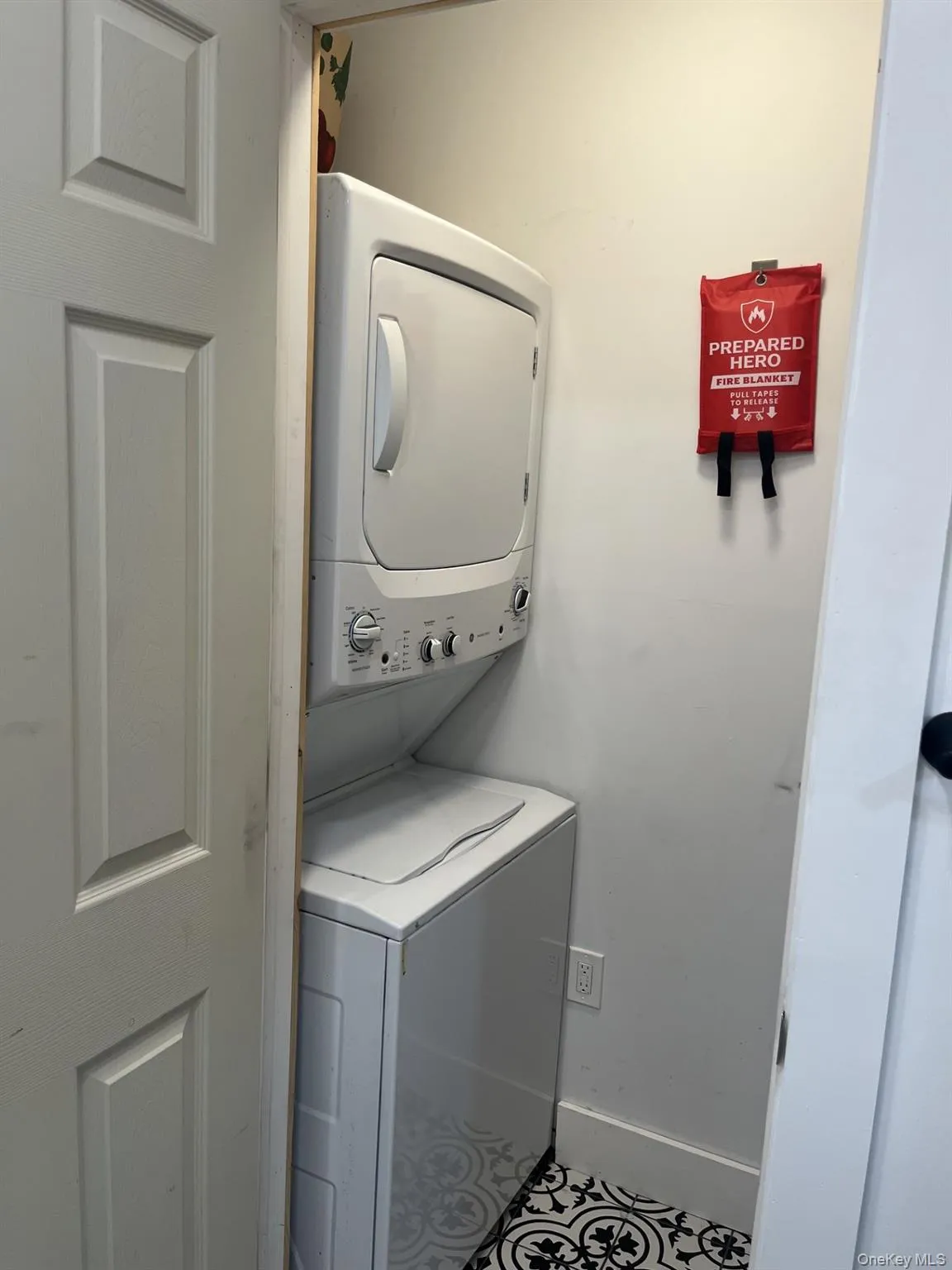 42 Taylor Avenue, Poughkeepsie, NY, 2 Bedrooms Bedrooms, 5 Rooms Rooms,1 BathroomBathrooms,Residential Lease,For Rent,Taylor,0,1038191 42 Taylor Avenue, Poughkeepsie, NY, 2 Bedrooms Bedrooms, 5 Rooms Rooms,1 BathroomBathrooms,Residential Lease,For Rent,Taylor,0,1038191