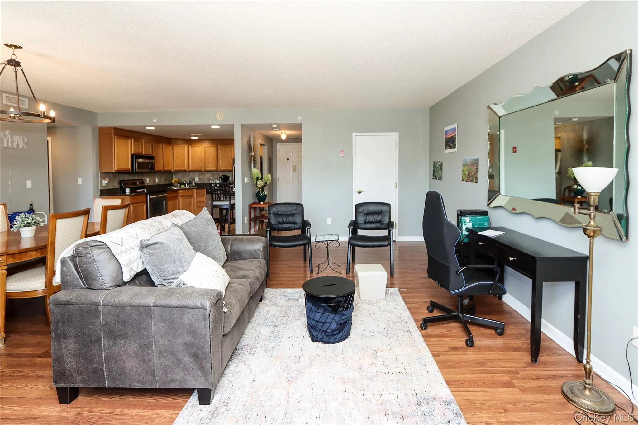 242 Maple Avenue, North Hempstead, NY, 2 Bedrooms Bedrooms, 5 Rooms Rooms,2 BathroomsBathrooms,Residential Lease,For Rent,Maple,0,1038197 242 Maple Avenue, North Hempstead, NY, 2 Bedrooms Bedrooms, 5 Rooms Rooms,2 BathroomsBathrooms,Residential Lease,For Rent,Maple,0,1038197