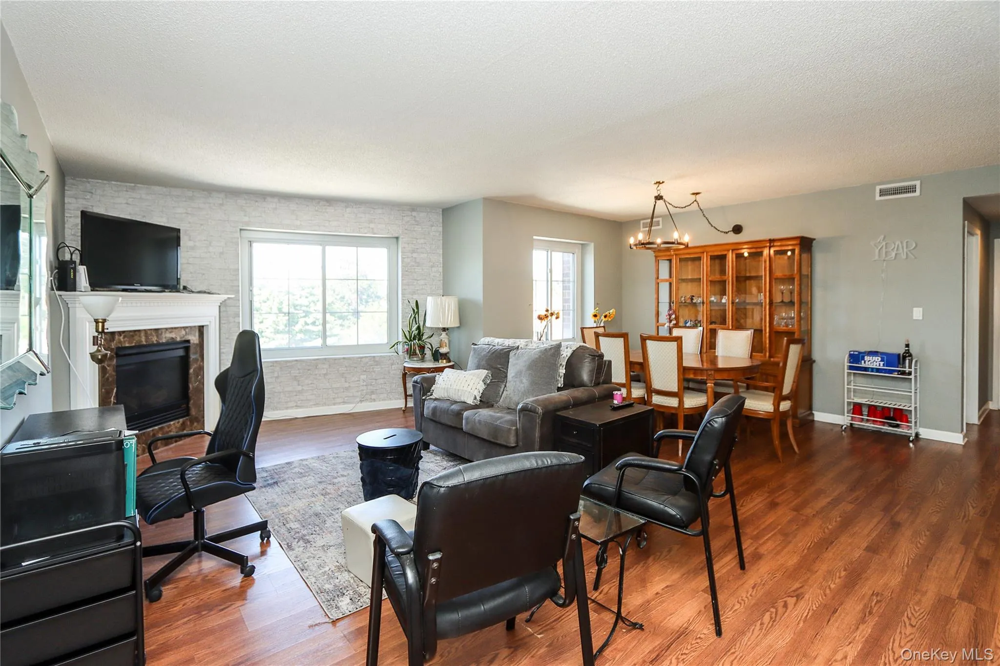 242 Maple Avenue, North Hempstead, NY, 2 Bedrooms Bedrooms, 5 Rooms Rooms,2 BathroomsBathrooms,Residential Lease,For Rent,Maple,0,1038197 242 Maple Avenue, North Hempstead, NY, 2 Bedrooms Bedrooms, 5 Rooms Rooms,2 BathroomsBathrooms,Residential Lease,For Rent,Maple,0,1038197